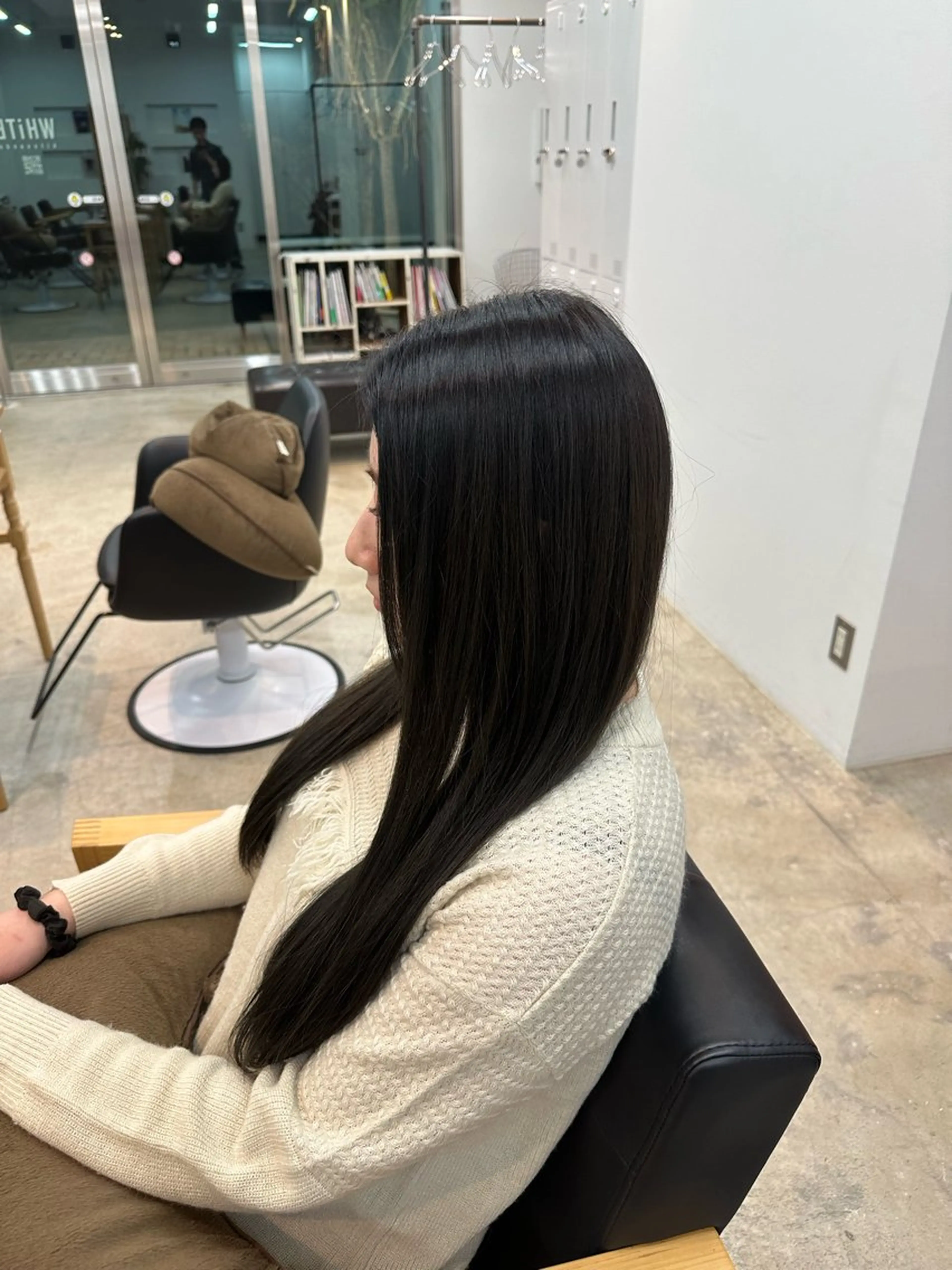 ロング アッシュ アッシュブラウン ヘアカラー 伊藤 郁弥のヘアスタイル