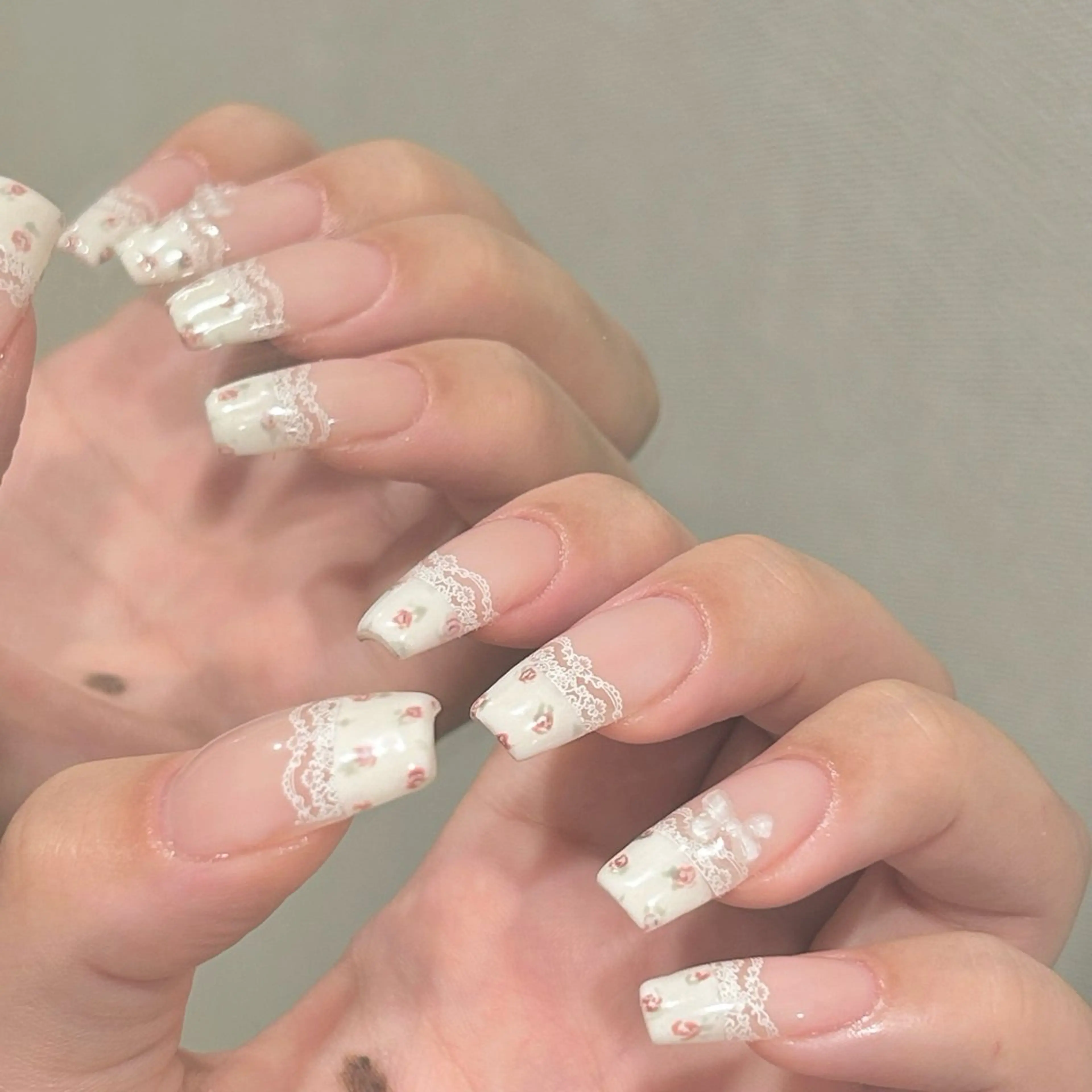 ネイル レース ハンドネイル Rino ，のネイルデザイン