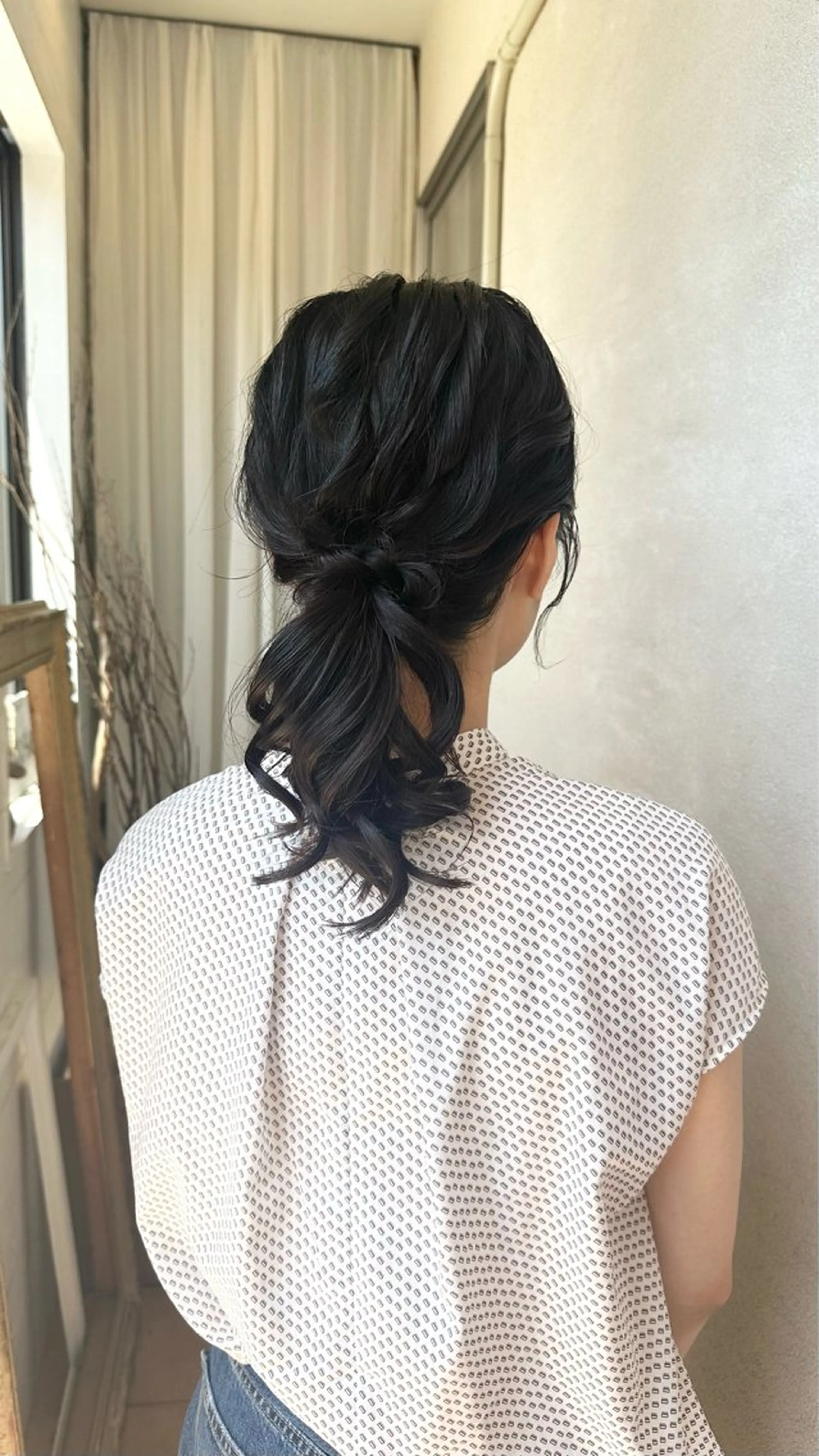 ミディアム ヘアアレンジ hair make applause.所属・小賀 栞奈のヘアスタイル