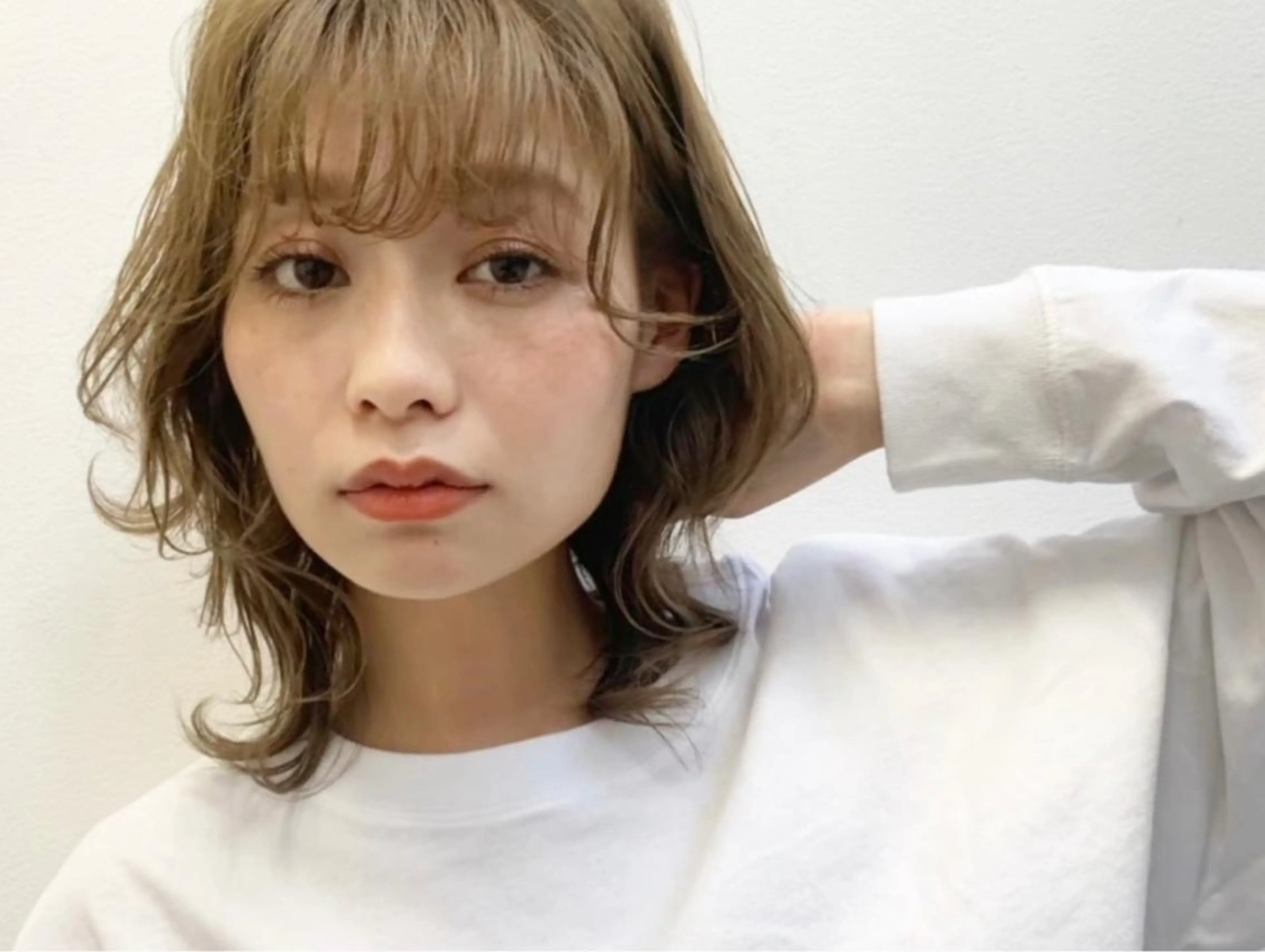 ミディアム カラー パーマ ヘアアレンジ メンズ キッズ ネイル マツエク・マツパ アイブロウ ミディアムパーマ メンズバレイヤージュ メンズブリーチ フェードカット メンズハイライト トリートメント 髪質改善🇰🇷 レイヤーカット/梅田のヘアスタイル