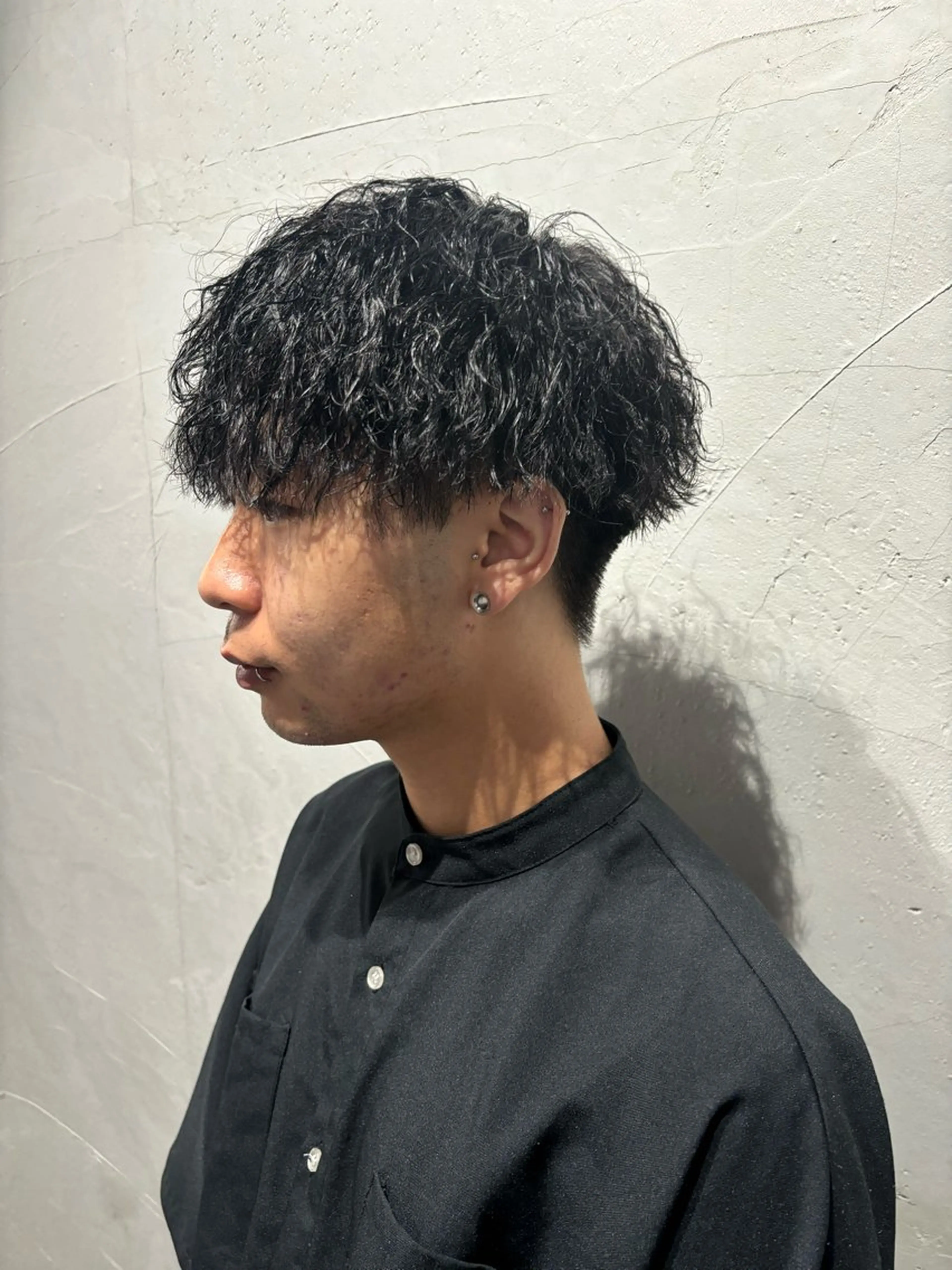 パーマ メンズ マッシュ メンズパーマ ツイストスパイラルパーマ 刈り上げ スパイラルパーマ 波巻き/ツイスパ/ 短髪/鈴木俊也のヘアスタイル
