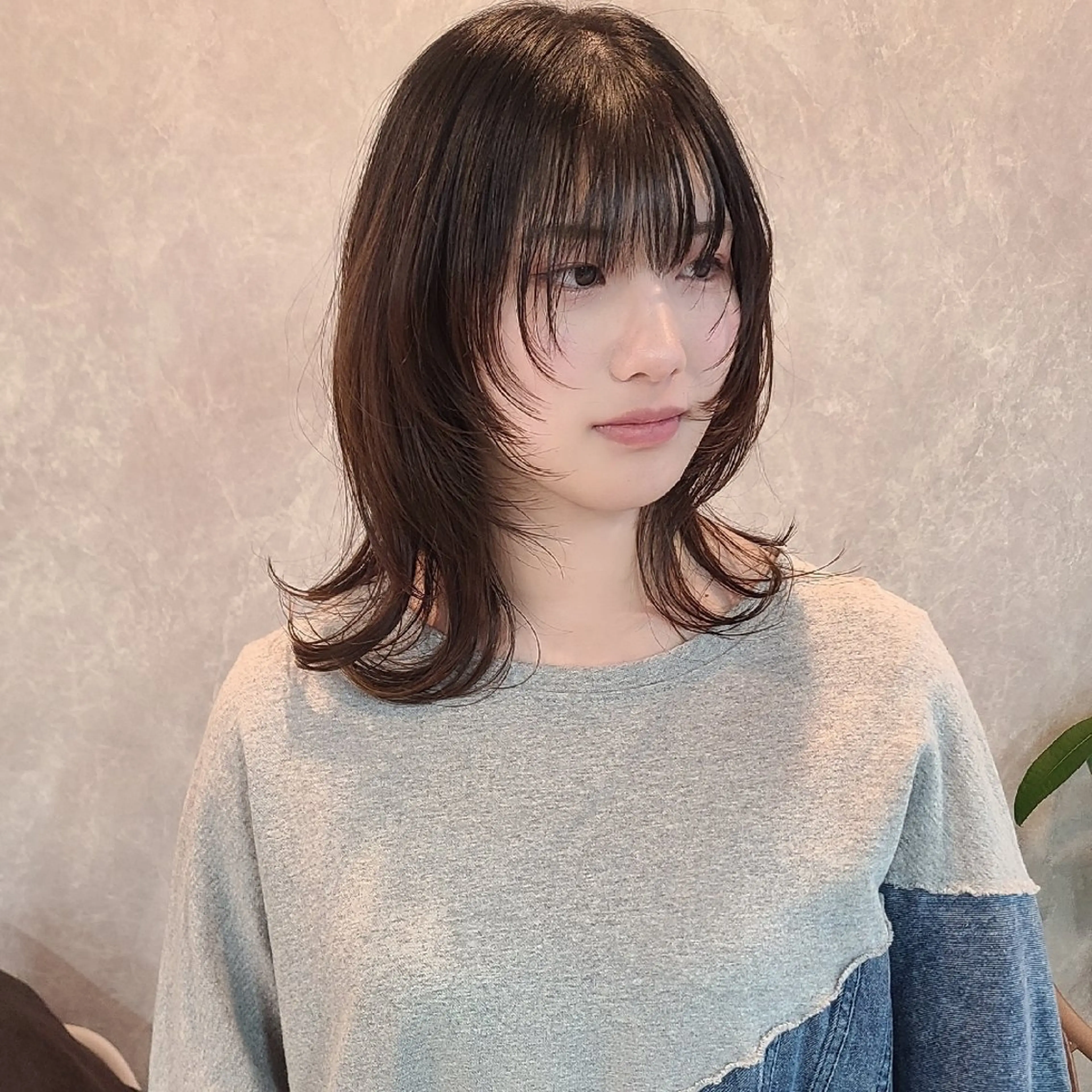 ミディアム レイヤーカット 西田 理沙のヘアスタイル