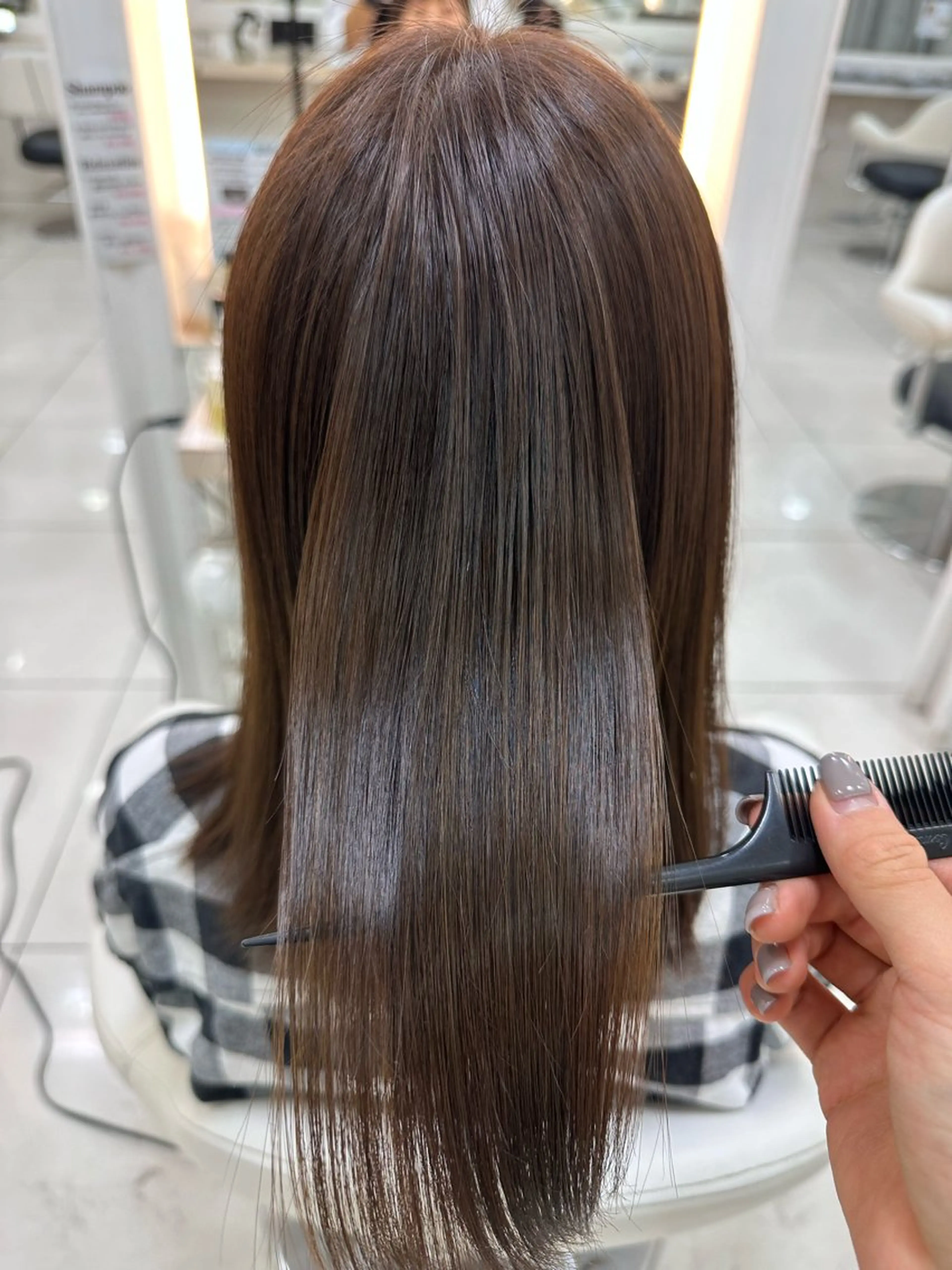 カラー 伊佐 愛のヘアスタイル