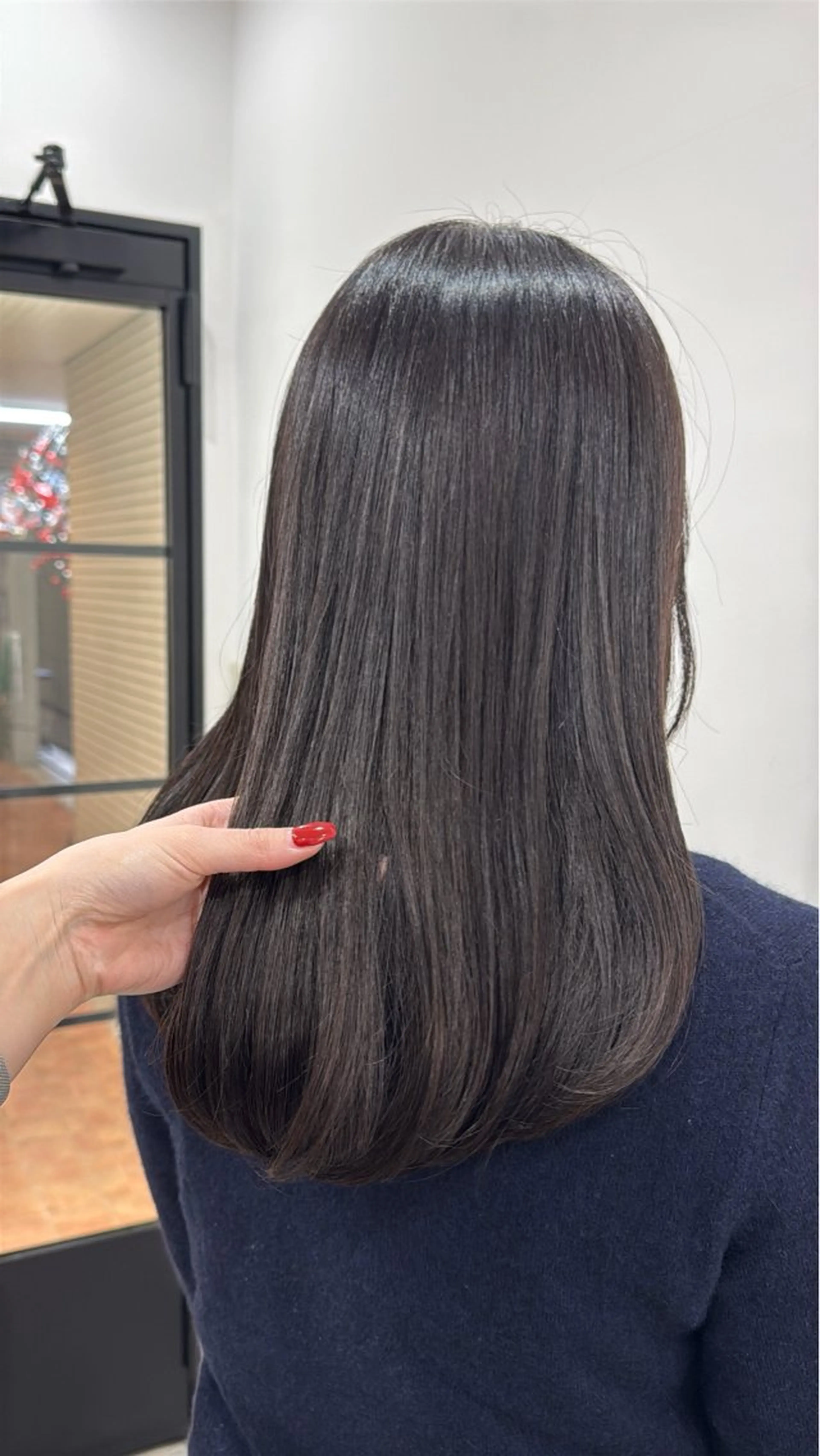 ミディアム カラー カット ヘアカラー トリートメント ニシザカ マナのヘアスタイル