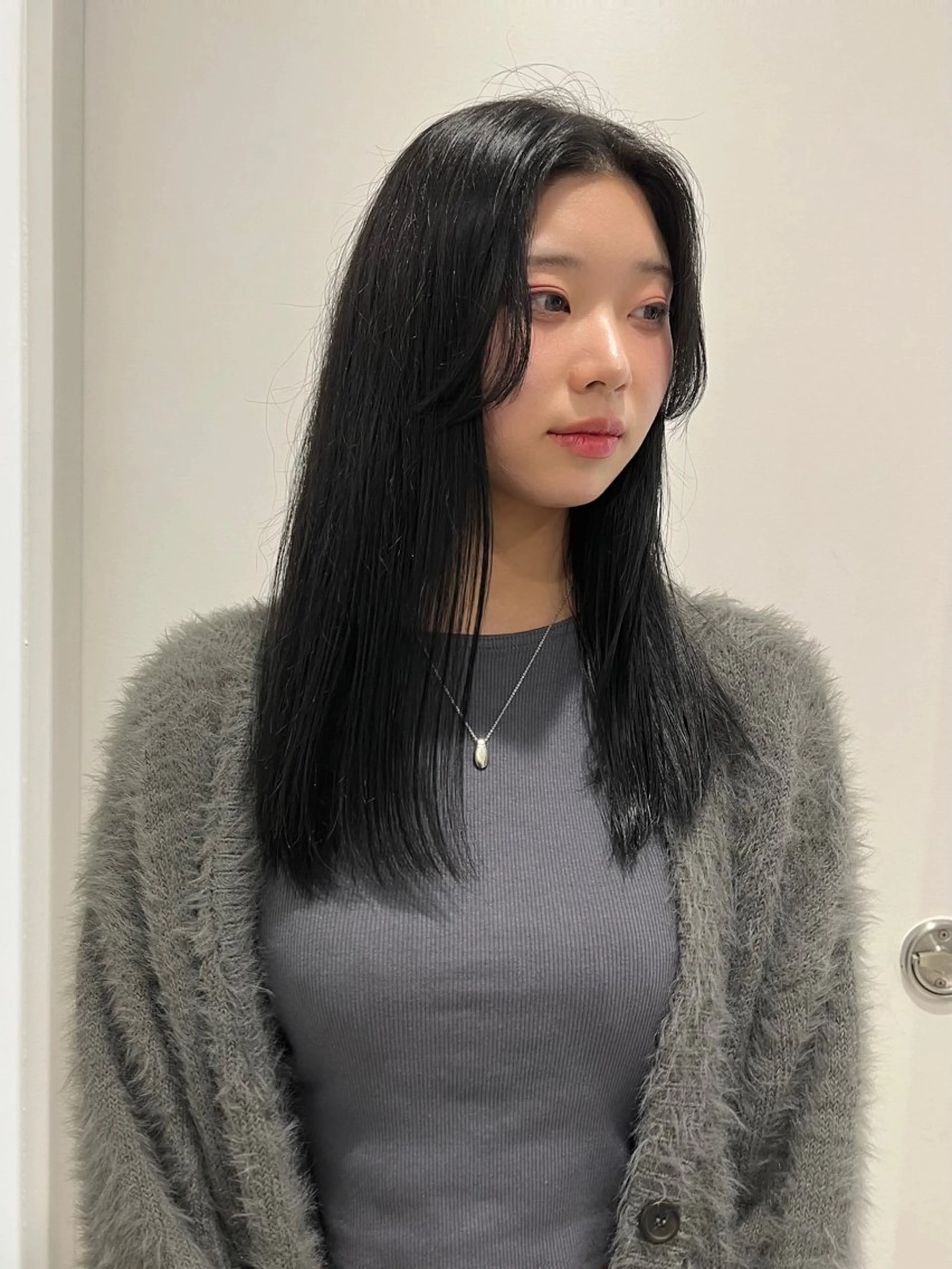 ロング カラー 黒髪 ブルーカラー ブルーブラック 縮毛矯正/ハイトーン /パーマ/前原汐🎐のヘアスタイル