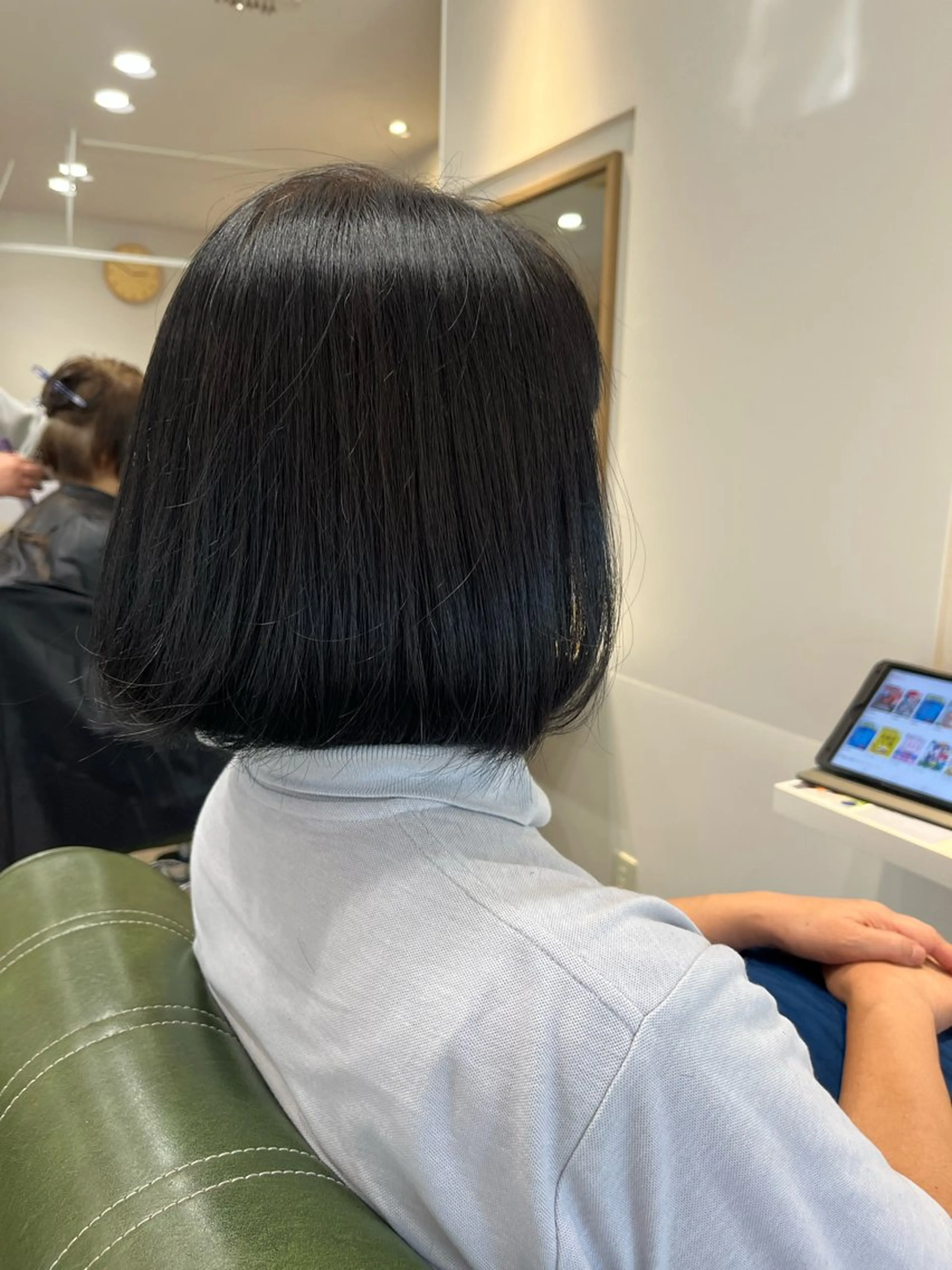 ミディアム 小鴨 美佳のヘアスタイル