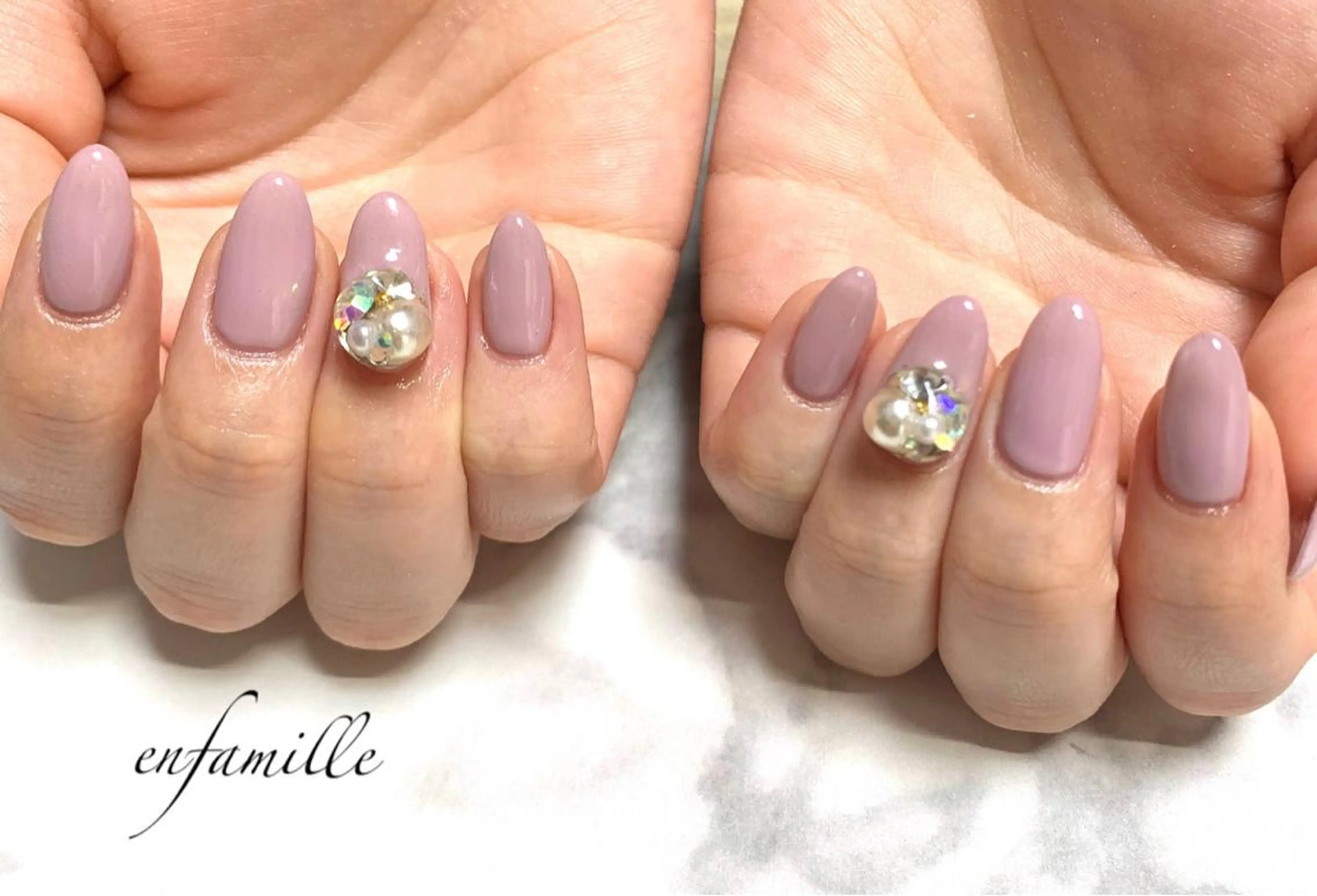 ネイル ストーンネイル ハンドネイル nail salon en familleのネイルデザイン