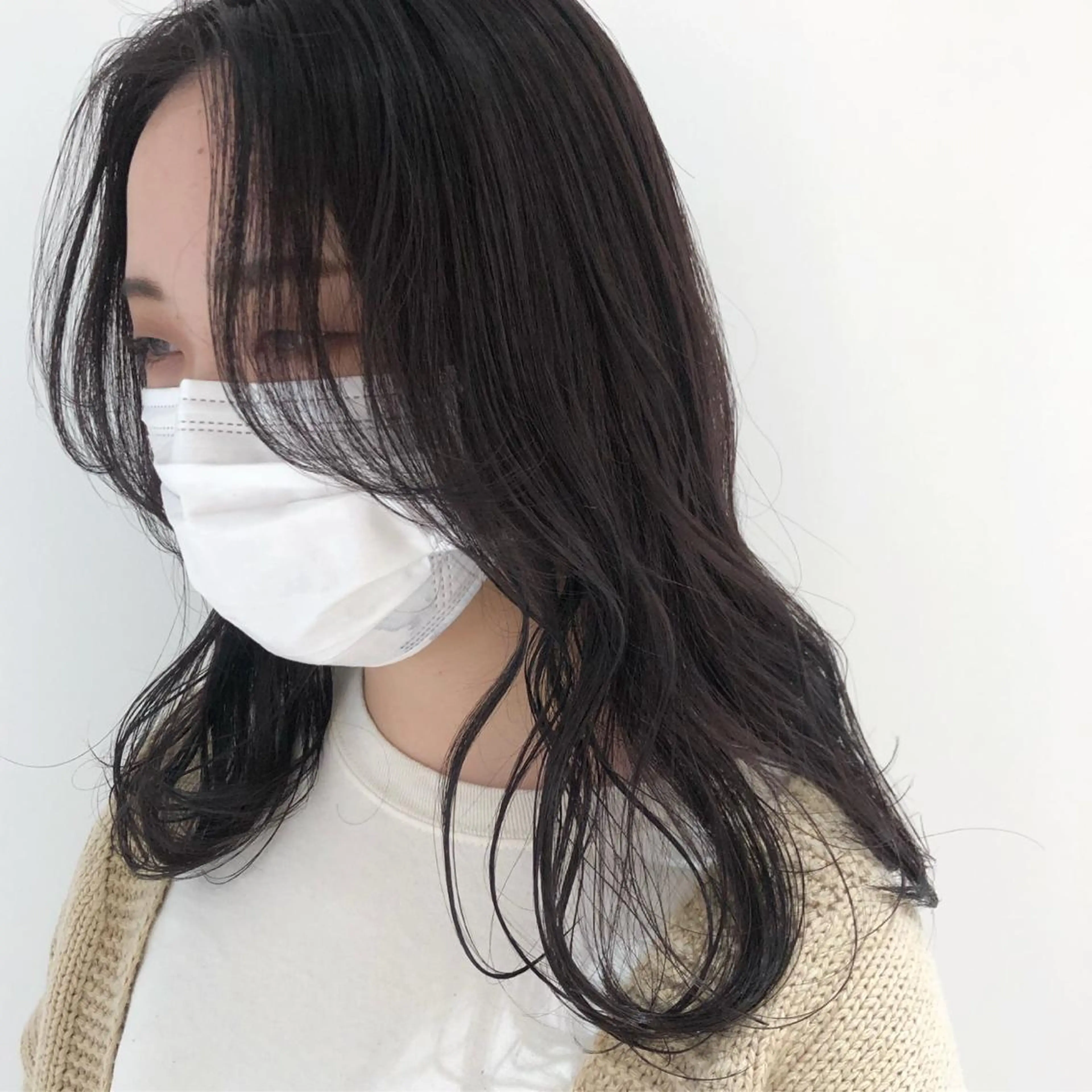 セミロング カラー イルミナカラー パープルカラー 古屋 花織のヘアスタイル