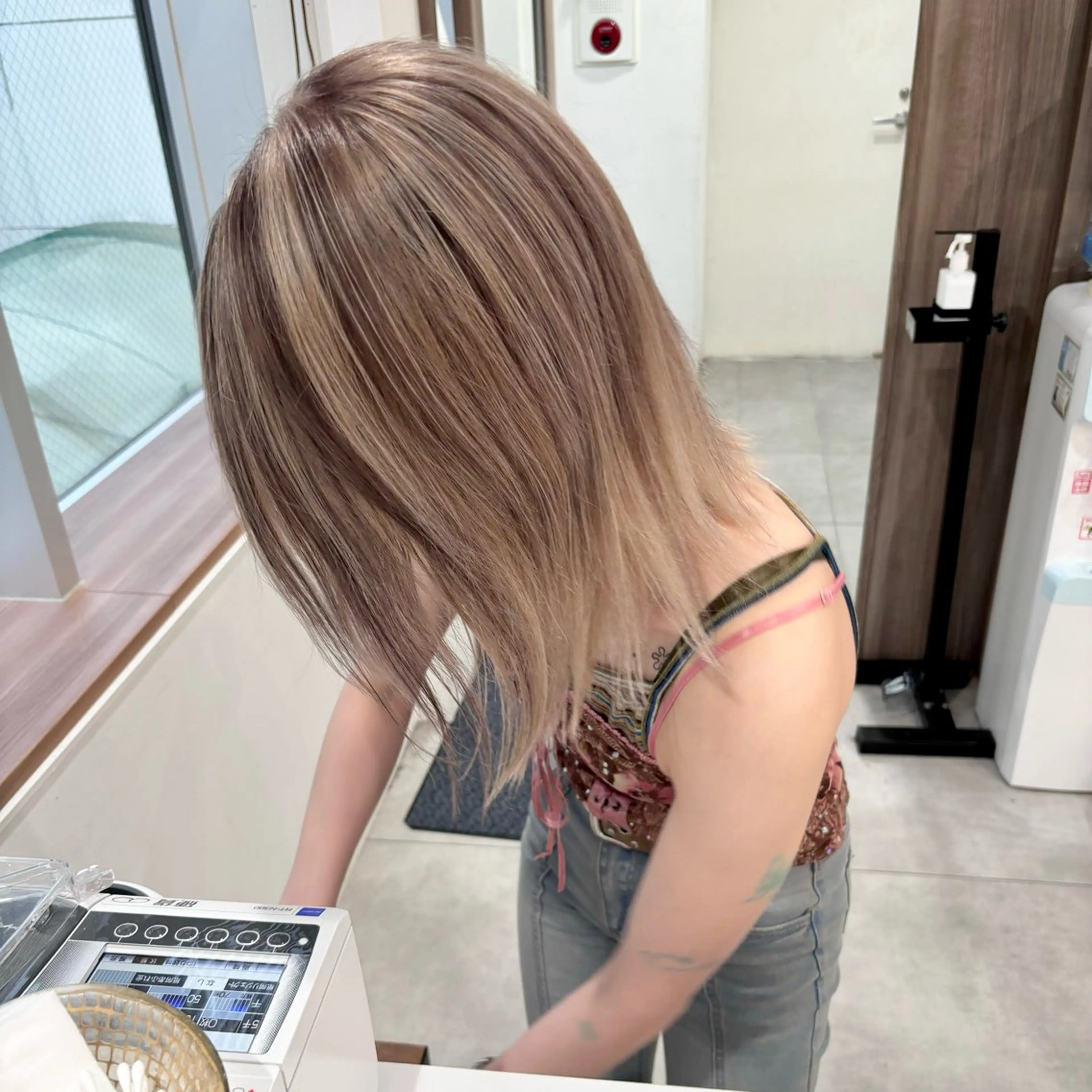 ミディアム little salt 渋谷店所属・akina＊ブリーチ ♡トレンドヘアのヘアスタイル