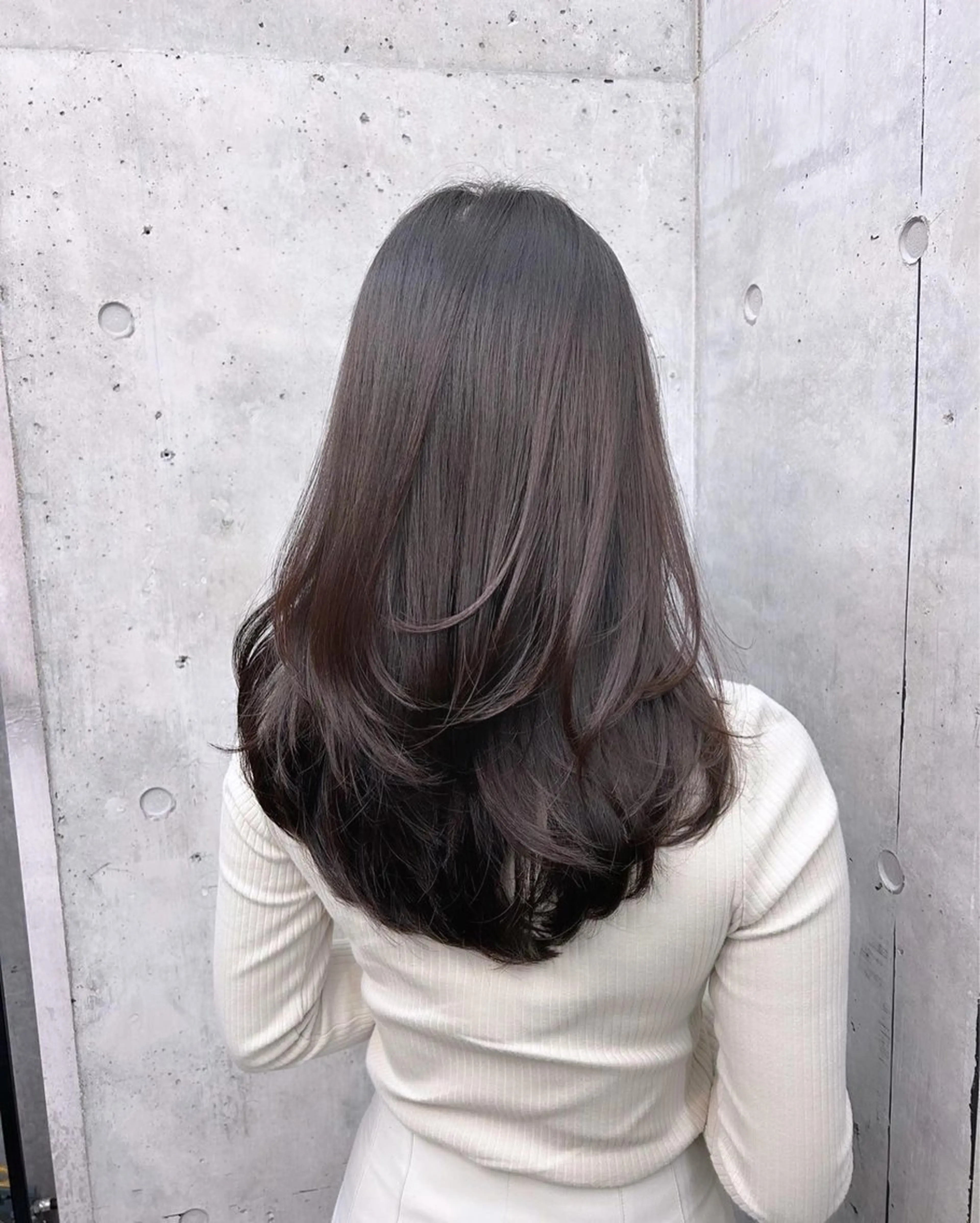 ロング カラー まとまるレイヤー カット/透明感カラーのヘアスタイル