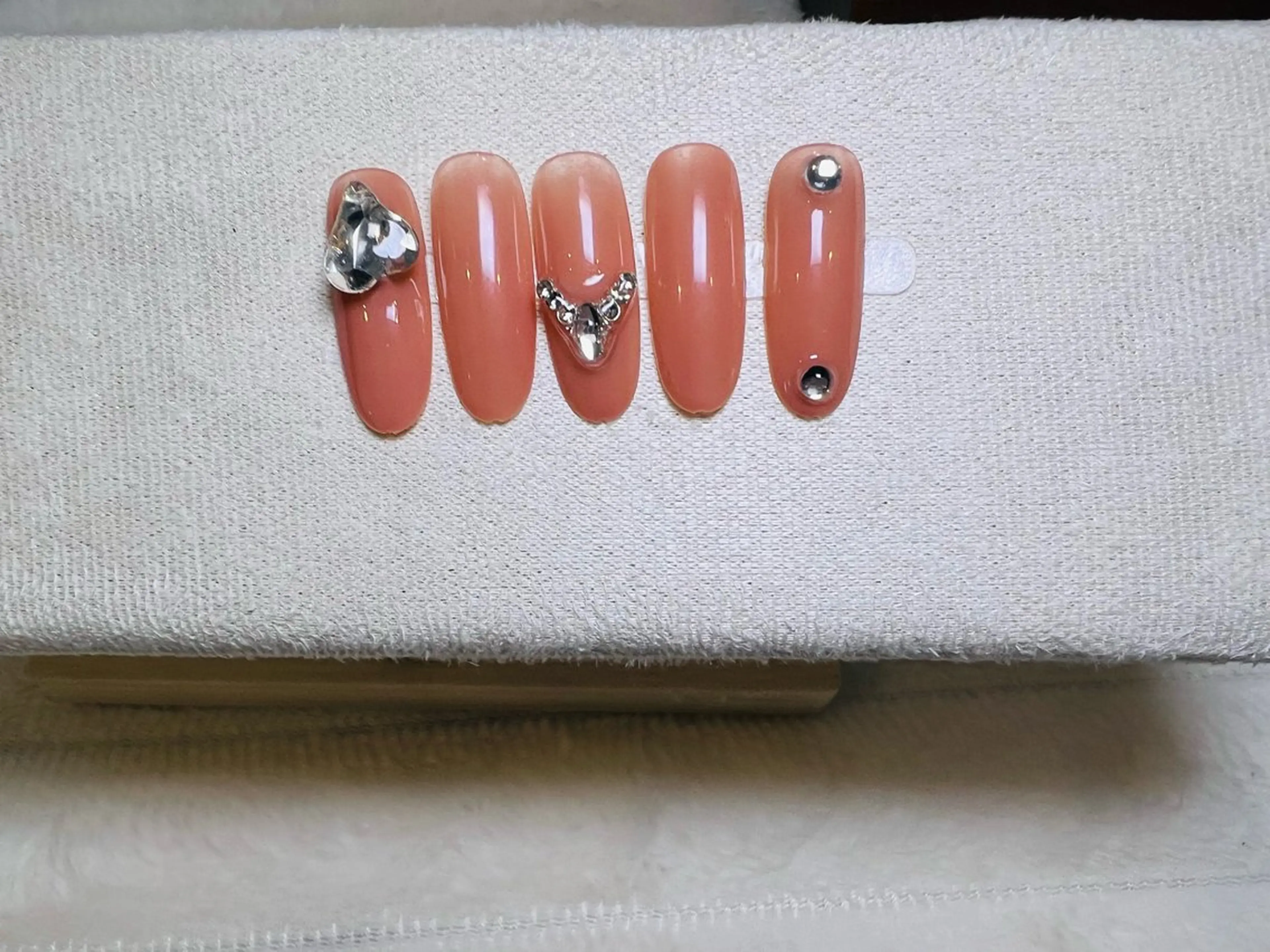 カラー ユミネイルサロン所属・U miのネイルデザイン