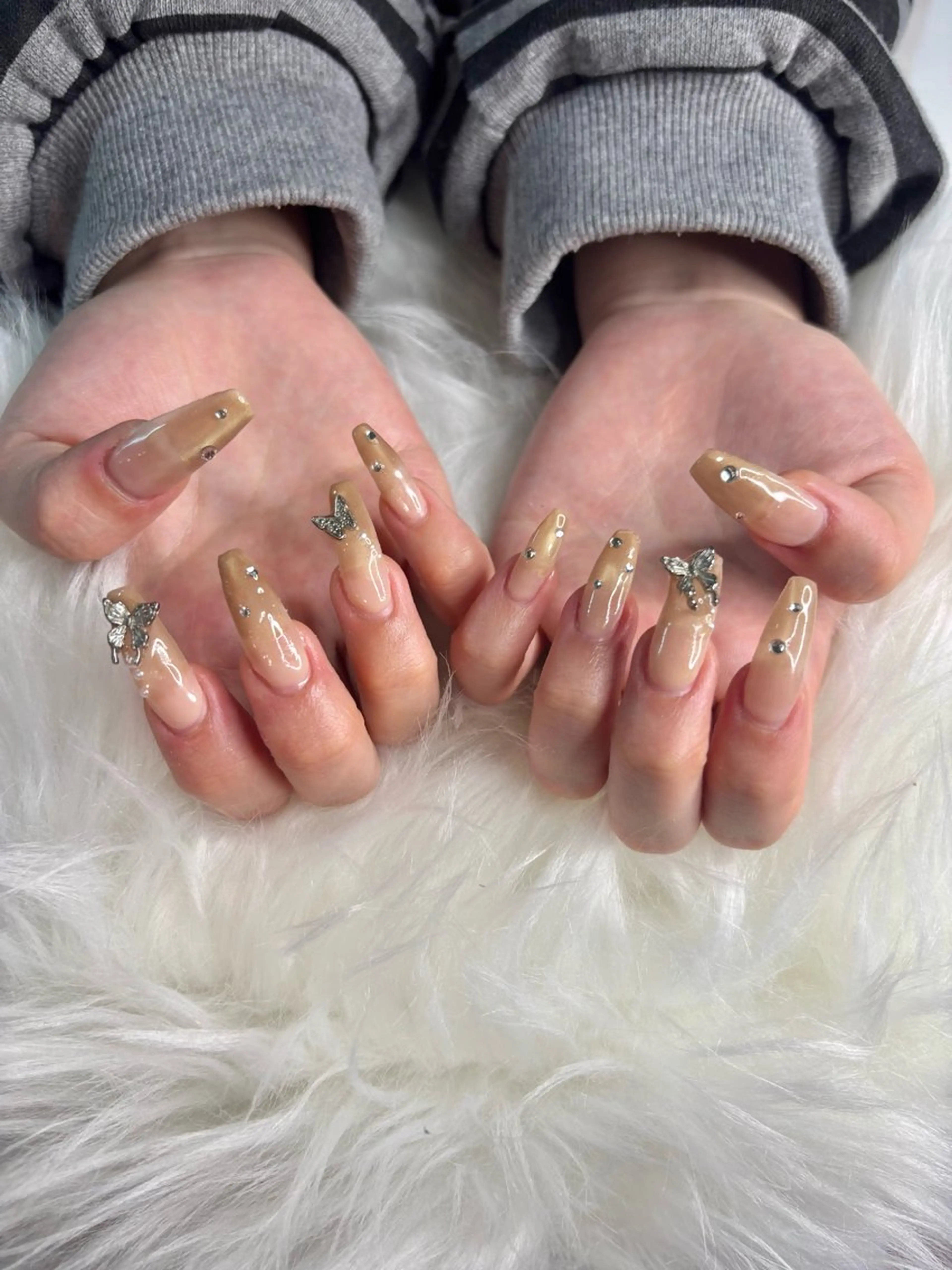 ネイル キラキラネイル 韓国ネイル ロングネイル ストーンネイル ワンホンネイル nail room eny.のネイルデザイン