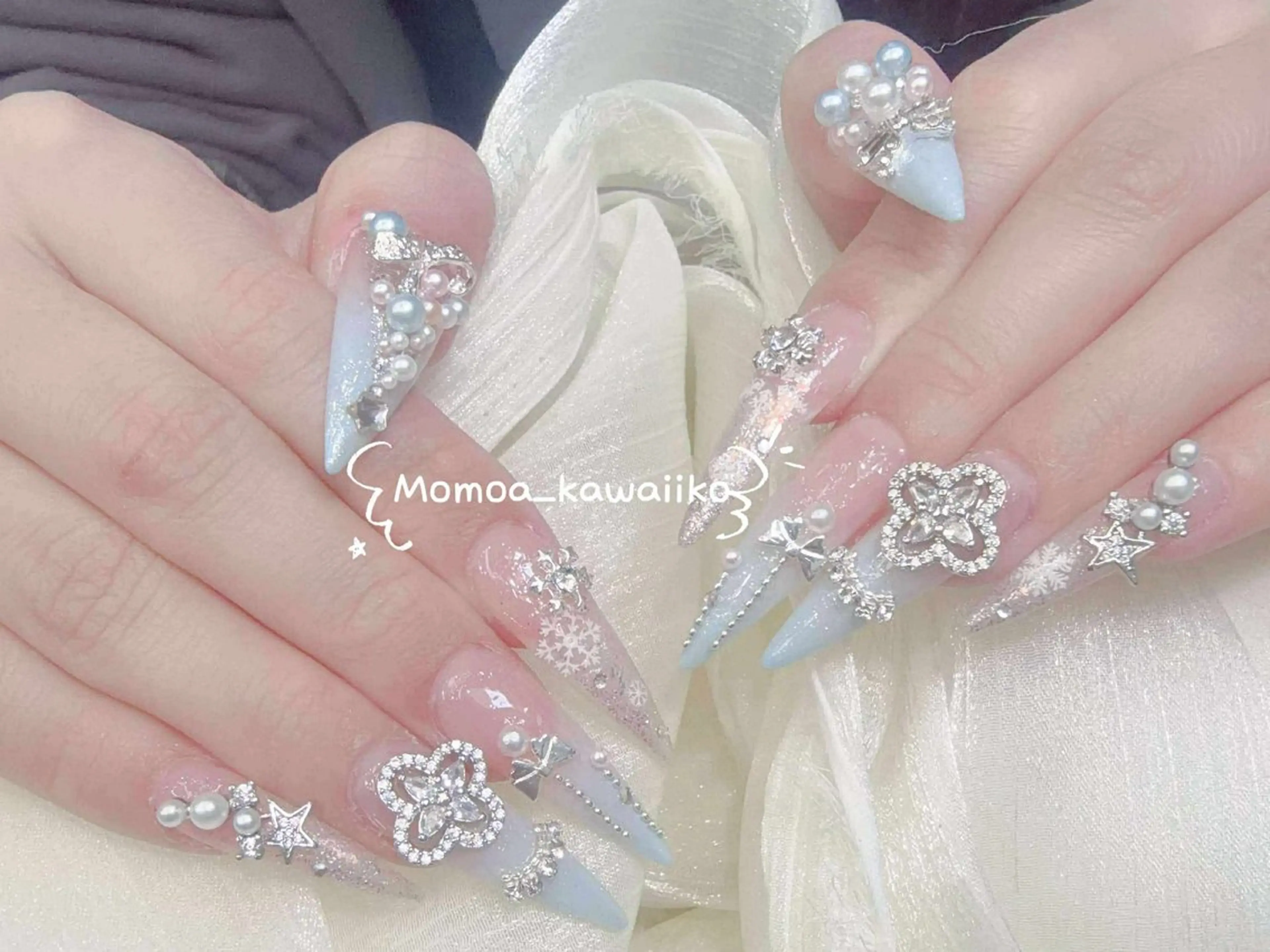 ネイル 成人式 ロングネイル マグネットネイル 大理石ネイル(マーブル) リボン ハンドネイル MoMoA Nail ネイル長さ出し専門店のネイルデザイン