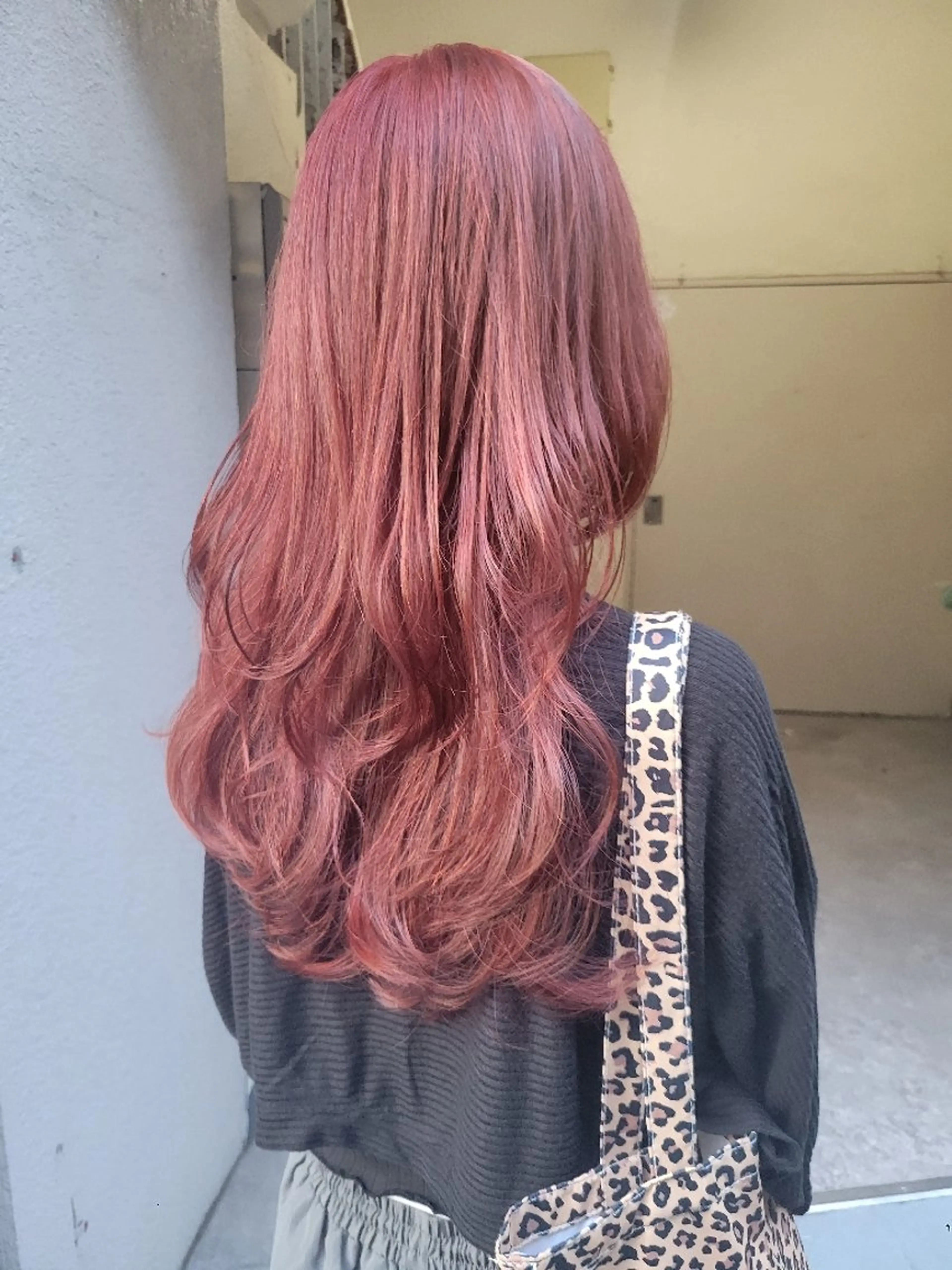 ロング ロング ウルフカット カット ヘアカラー トリートメント 🇰🇷透明感×ハイ トーン🌟tomoのヘアスタイル