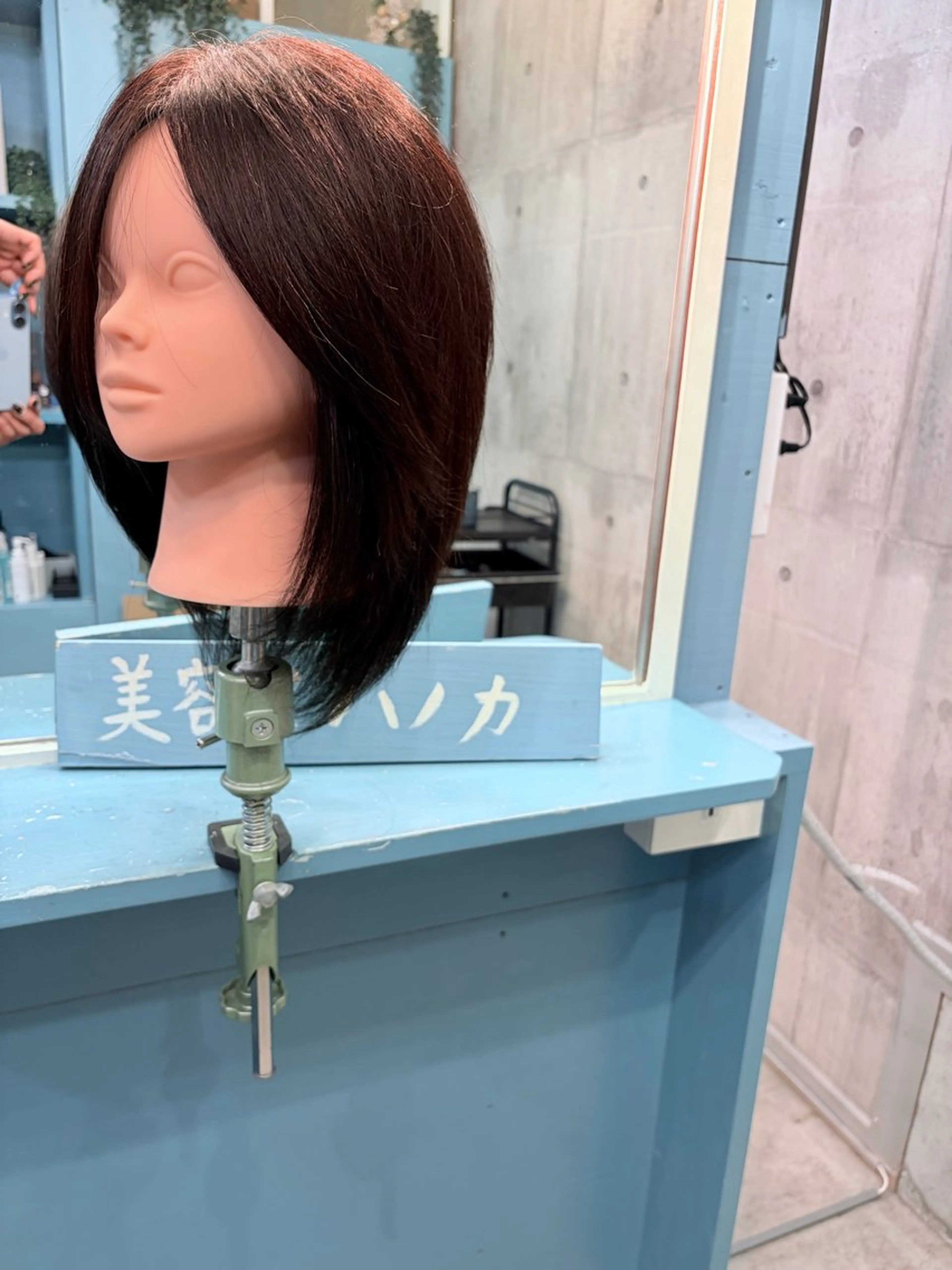 セミロング レイヤーカット SALONDEHANOKA所属・ショートロング ✂️椎葉えまのヘアスタイル