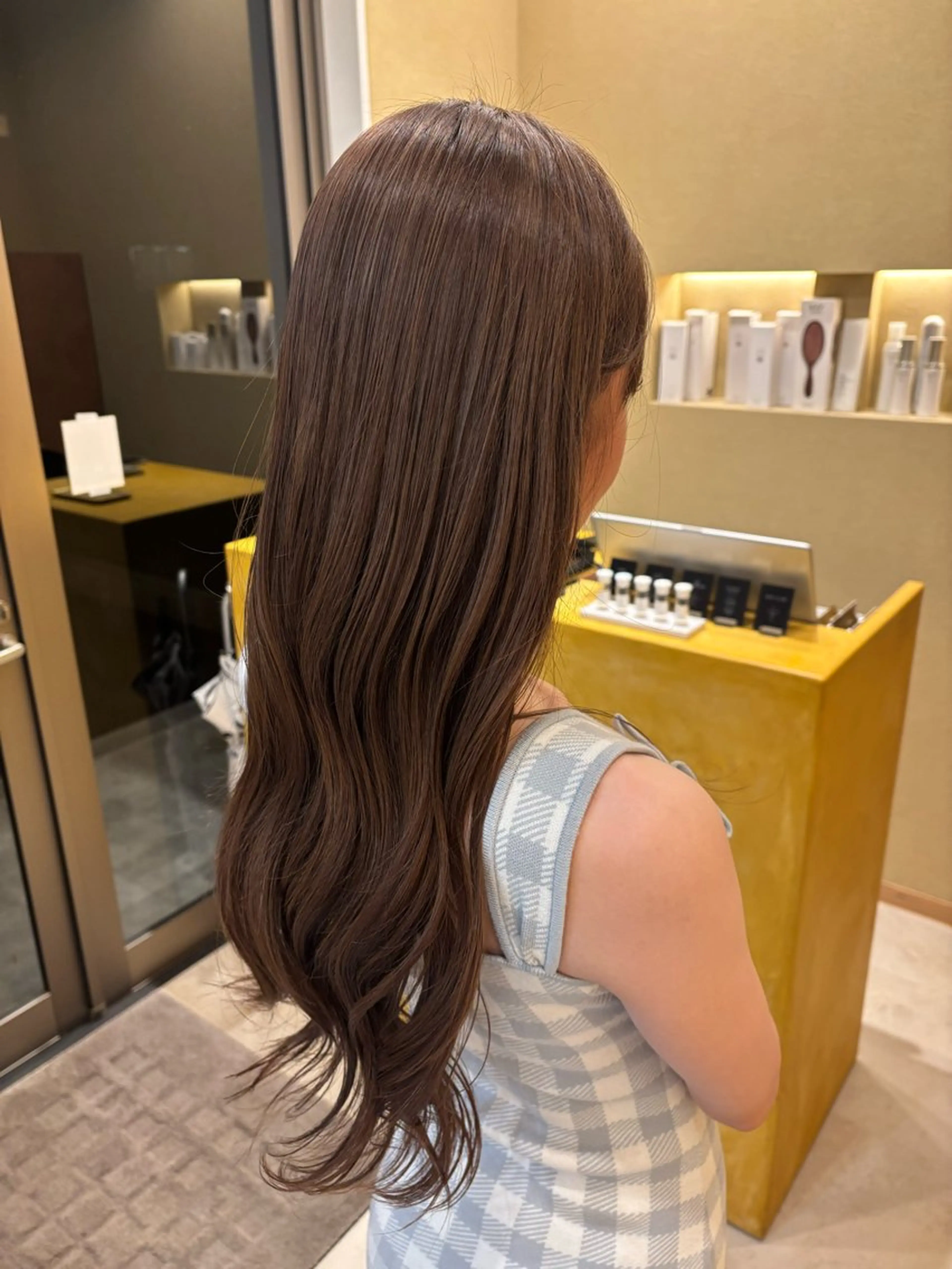 ロング ヘアカラー 金木 凜花のヘアスタイル