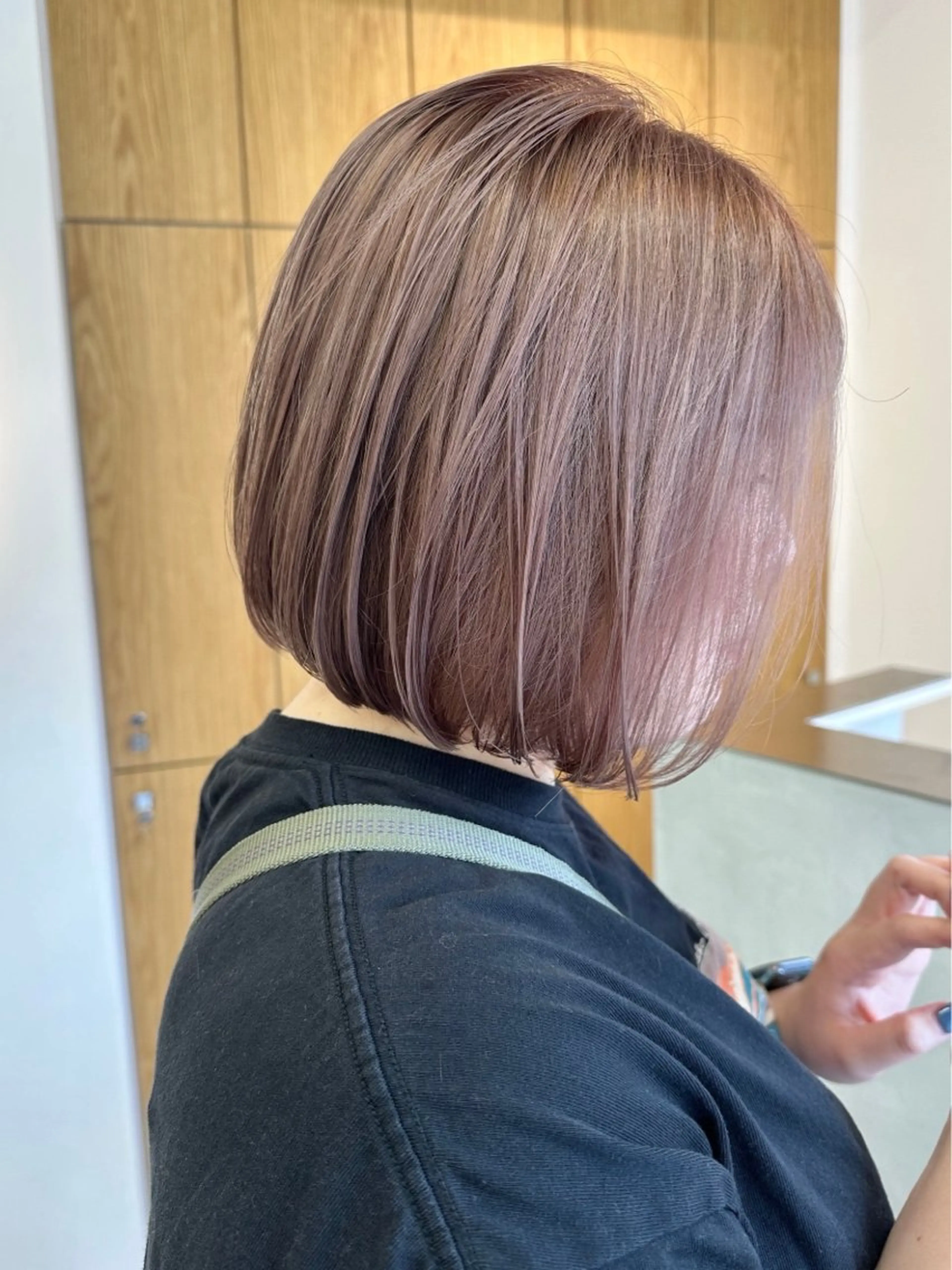 カラー ルネ所属・切りっぱなしボブ グレージュ/福田梢のヘアスタイル