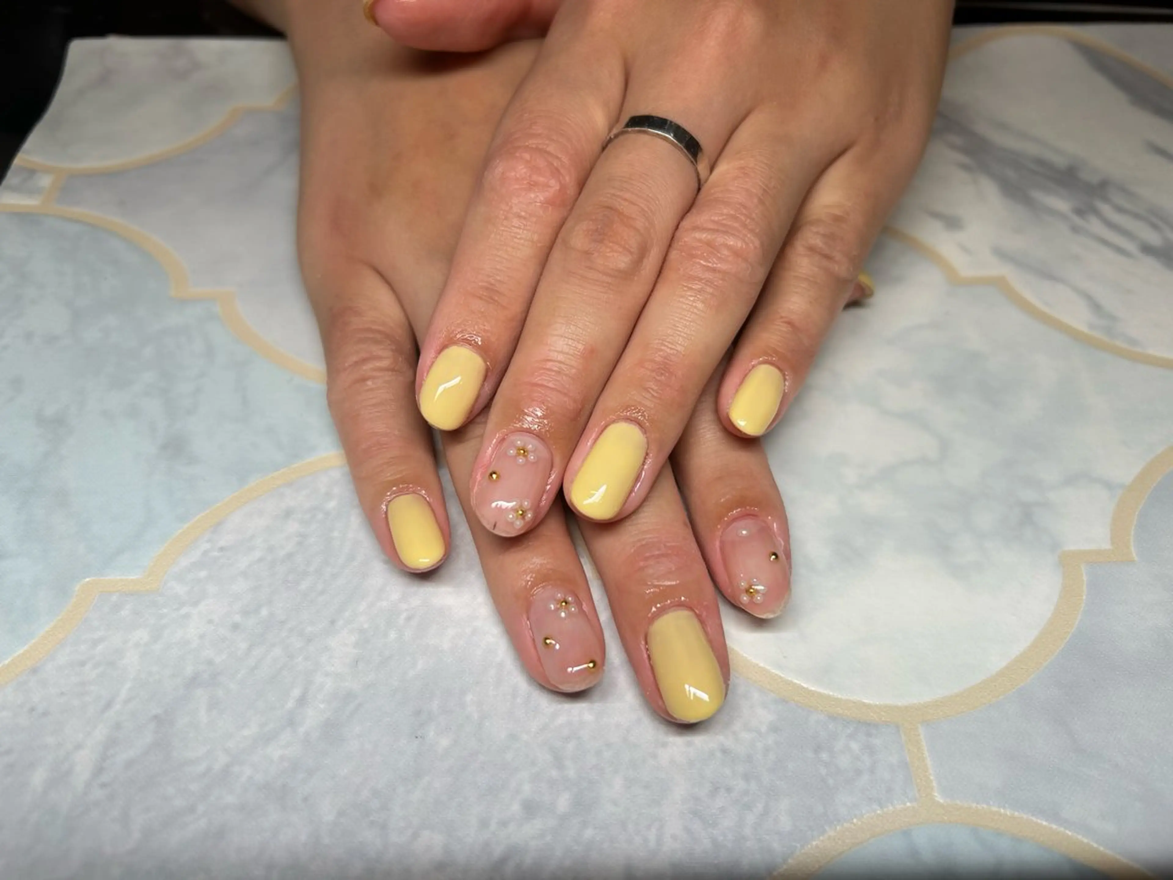 ネイル ワンカラーネイル ハンドネイル Lisa’s Salonのネイルデザイン