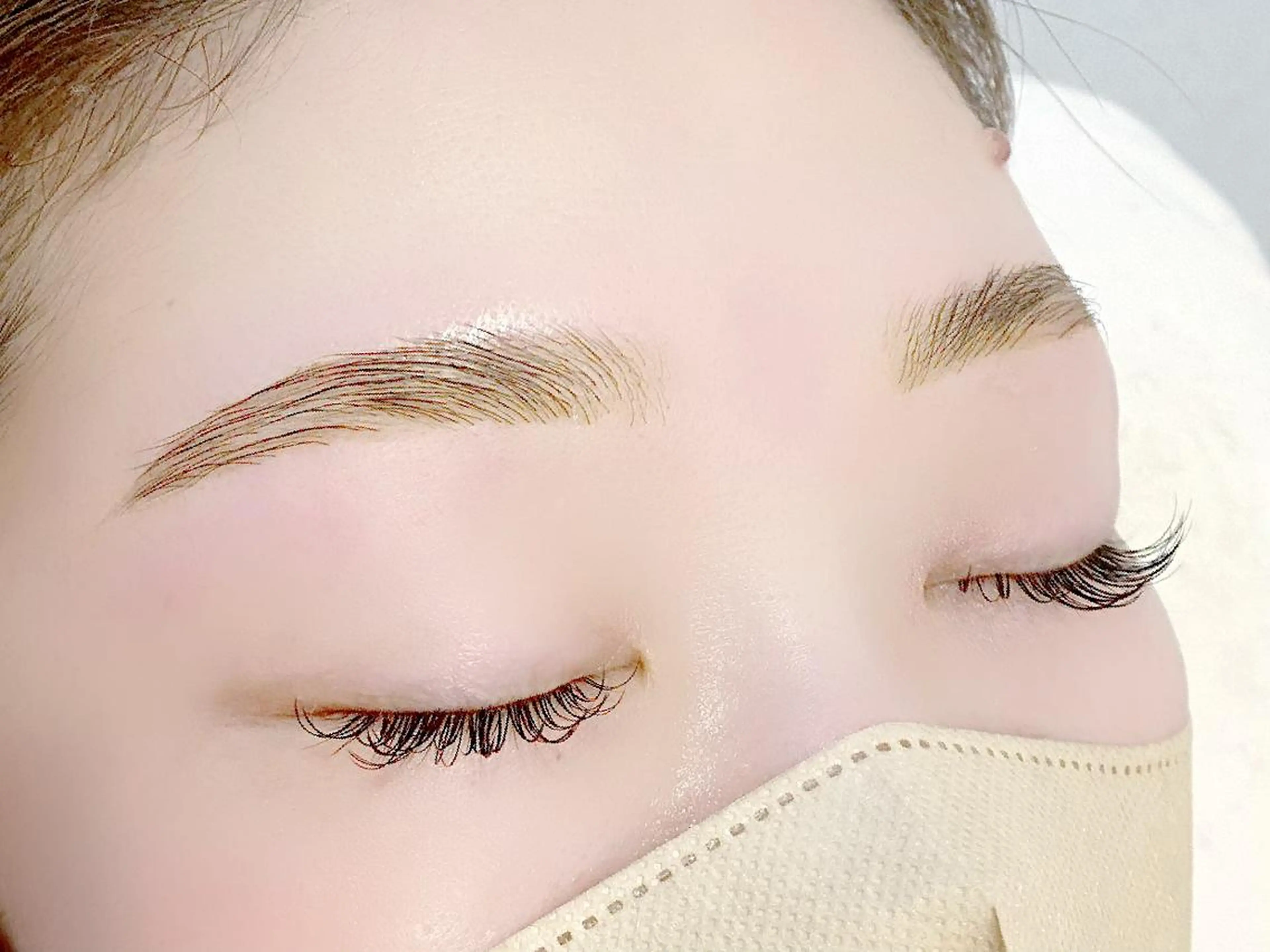 アイブロウ ハリウッドブロウリフト 小杉 真子のマツエク・マツパデザイン