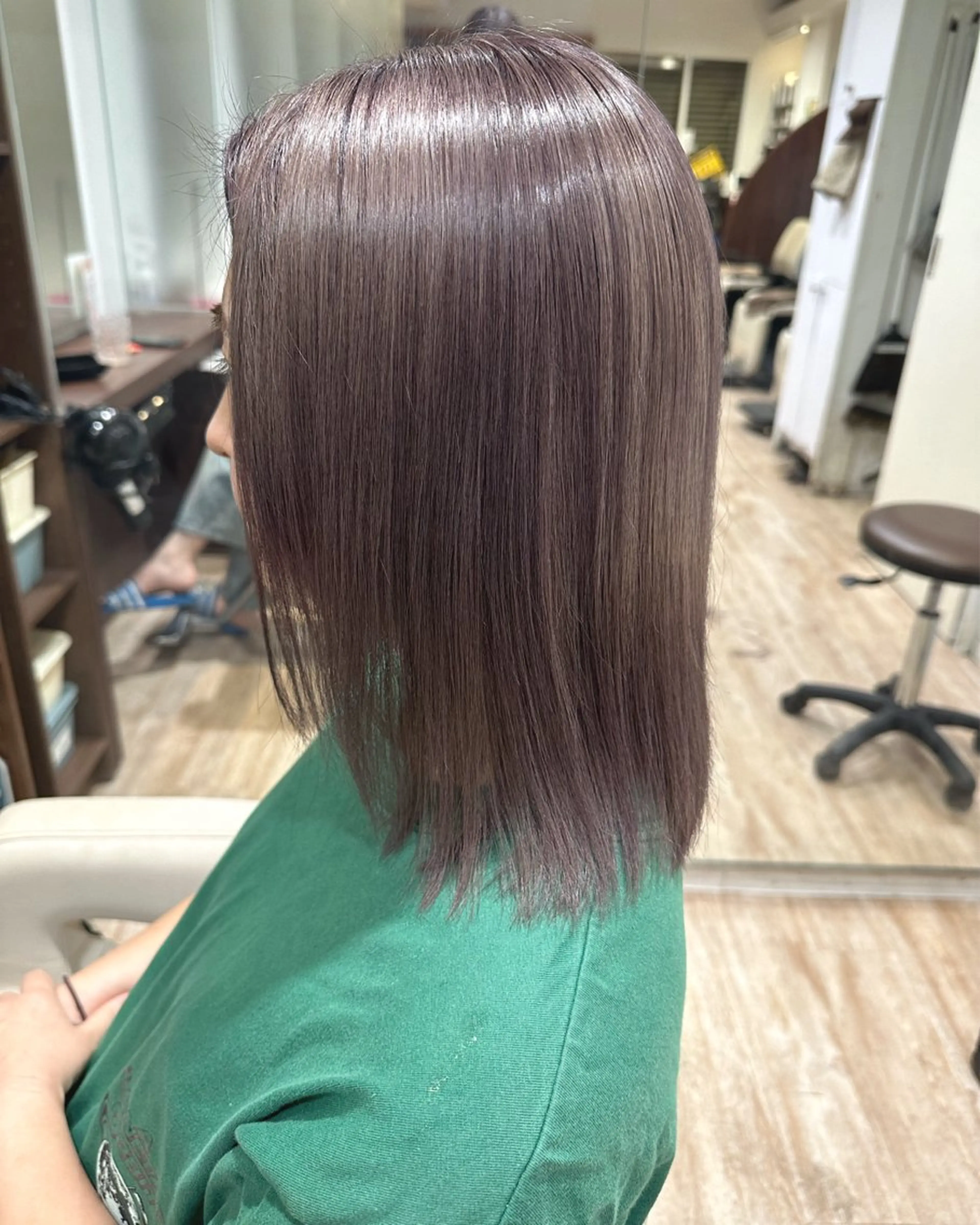 カラー ブリーチ 透明感カラー ダブルカラー グレージュ ピンクカラー 宇都 唯のヘアスタイル