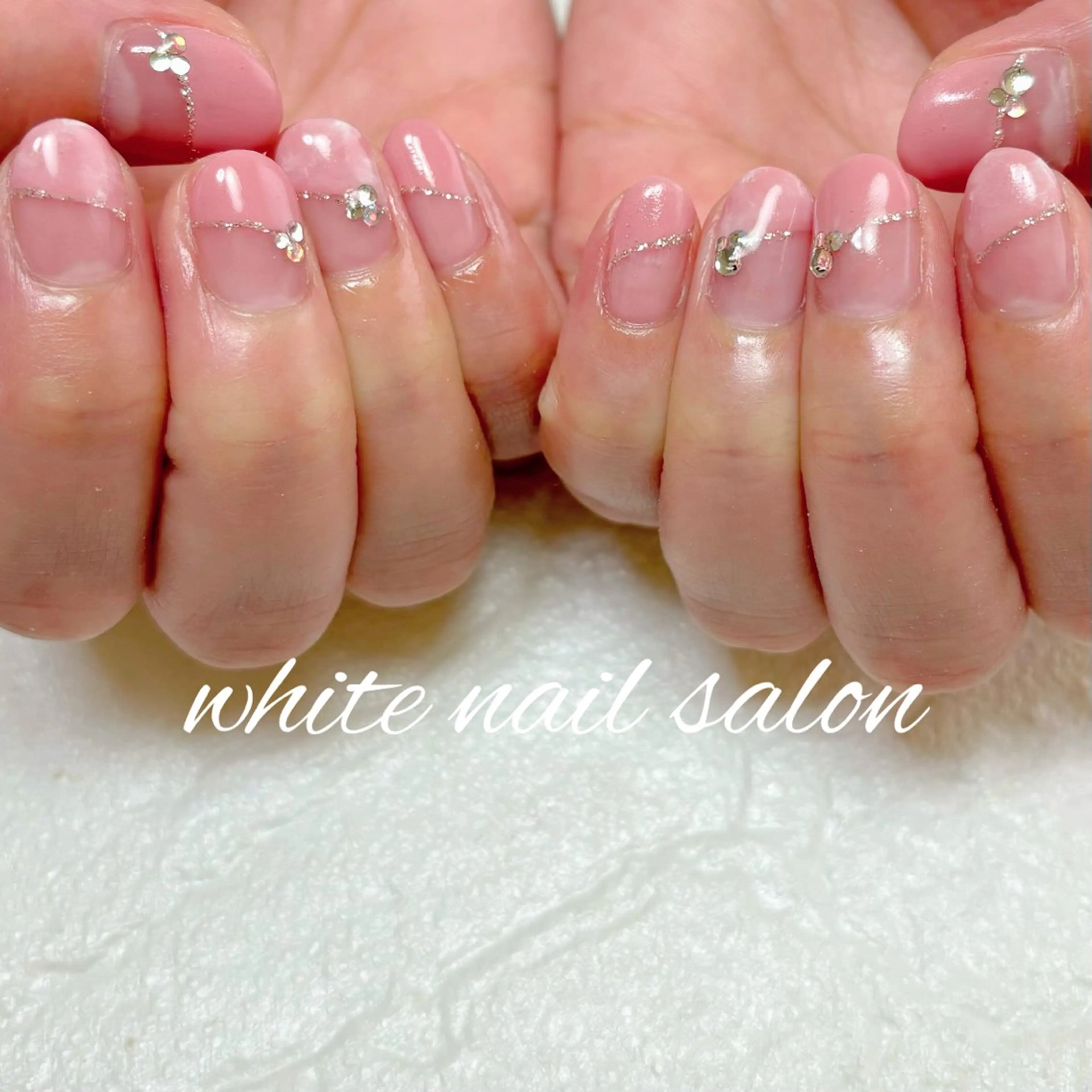 ネイル ホワイト ハンドネイル white nail salonのネイルデザイン