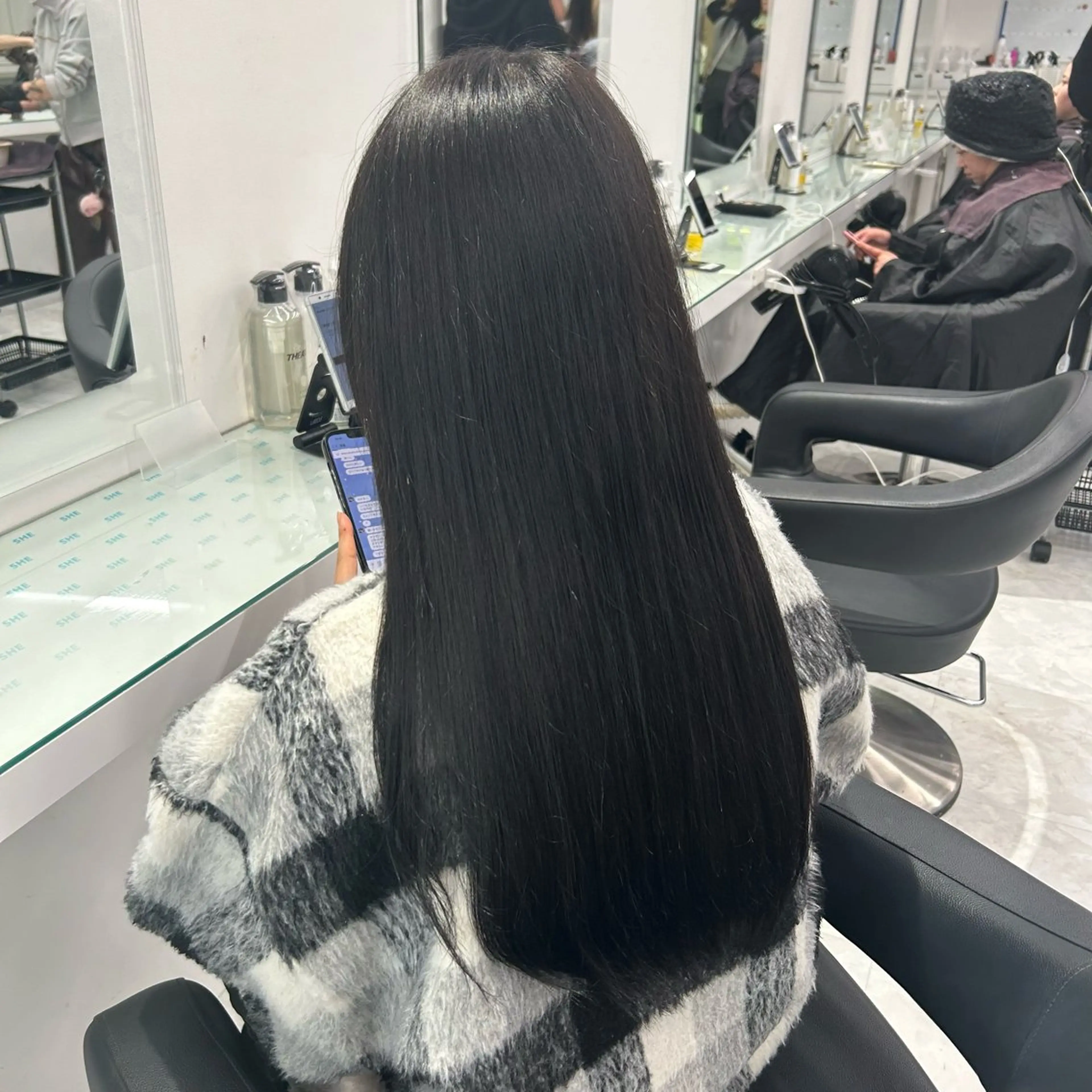 セミロング ヘアカラー 🤍大人っぽ韓国暗髪 🤍Asuka🤍のヘアスタイル