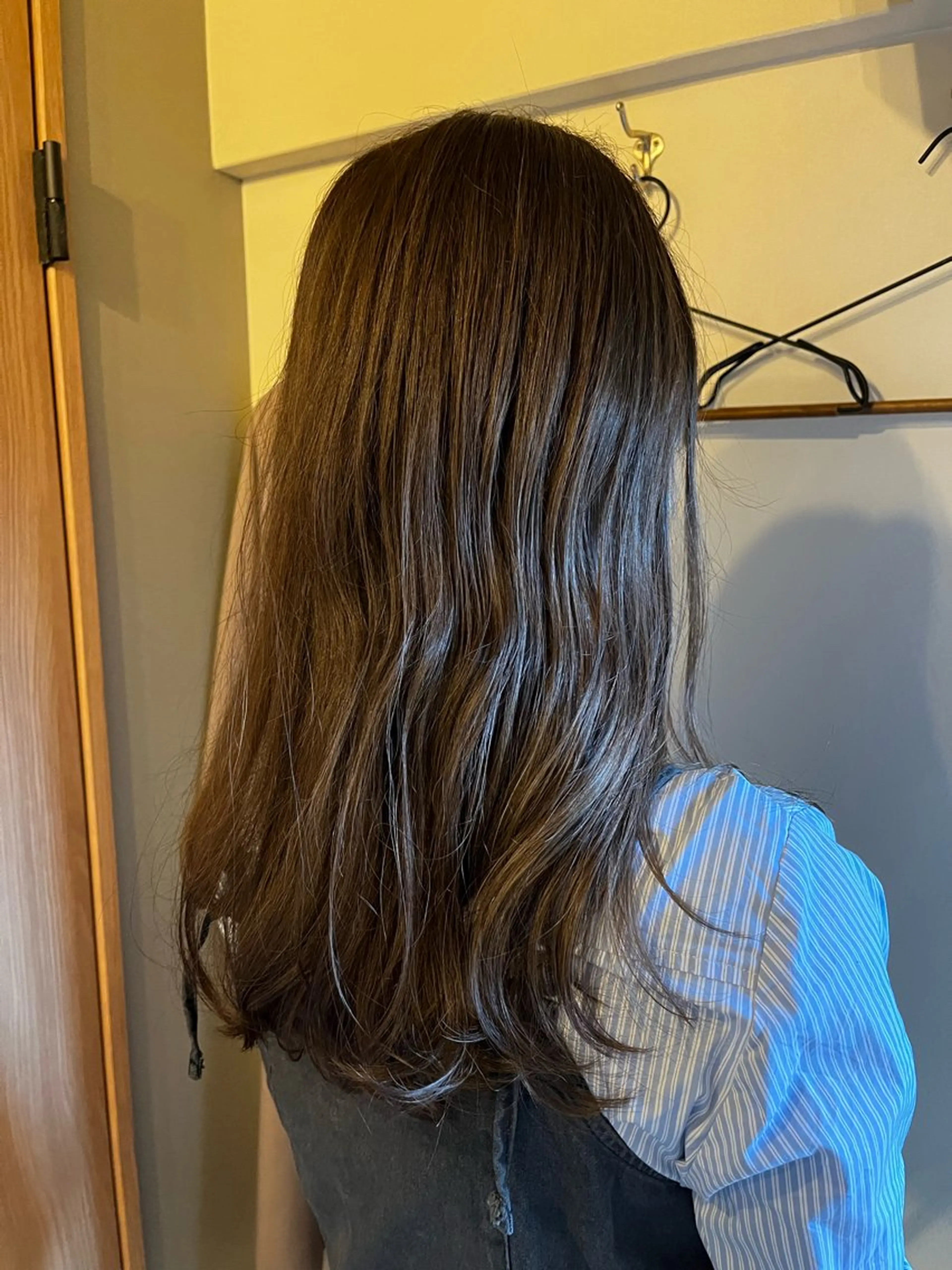 セミロング 伊藤 由季のヘアスタイル