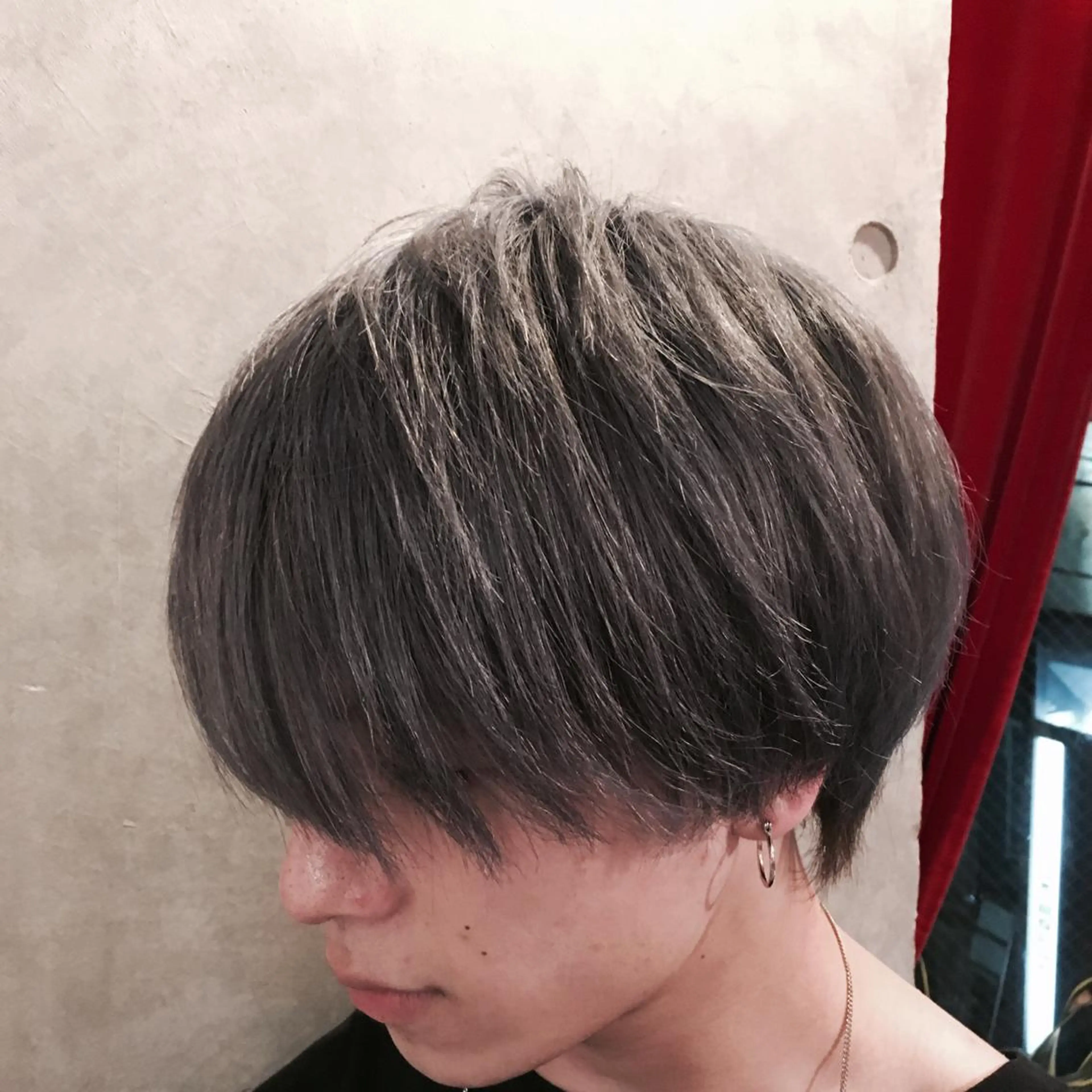 ショート カラー メンズ メンズブリーチ アッシュ ブリーチ ブルーカラー ブルーアッシュ ヘアカラー トリートメント go today表参道flos所属・メンズ特化🔥 倉兼翔のヘアスタイル