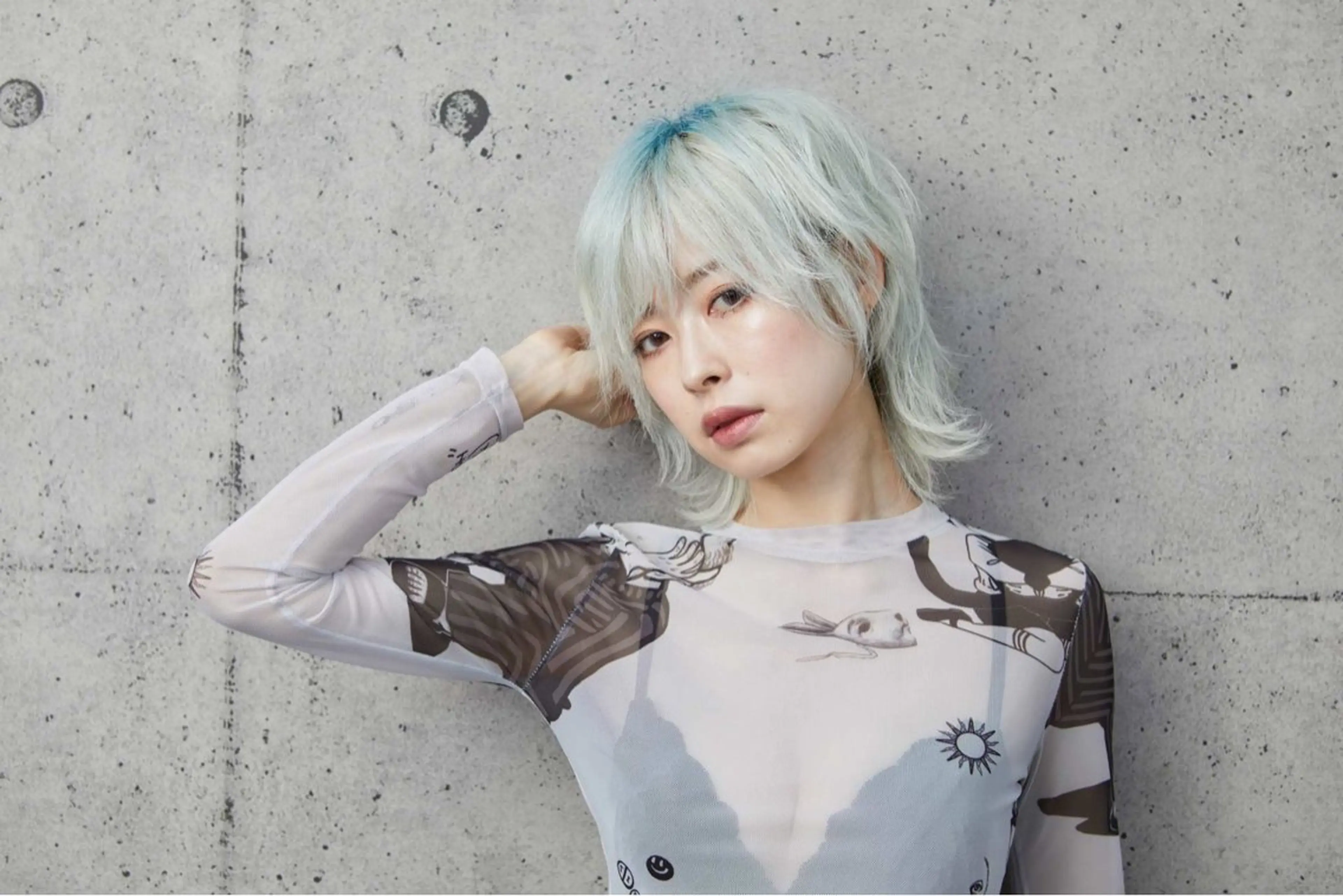 ショート カラー ブリーチ 𝙱𝙻𝙴𝙽 𝚋𝚢 𝚍𝚘𝚝.所属・🤍BLEN 窓🤍のヘアスタイル