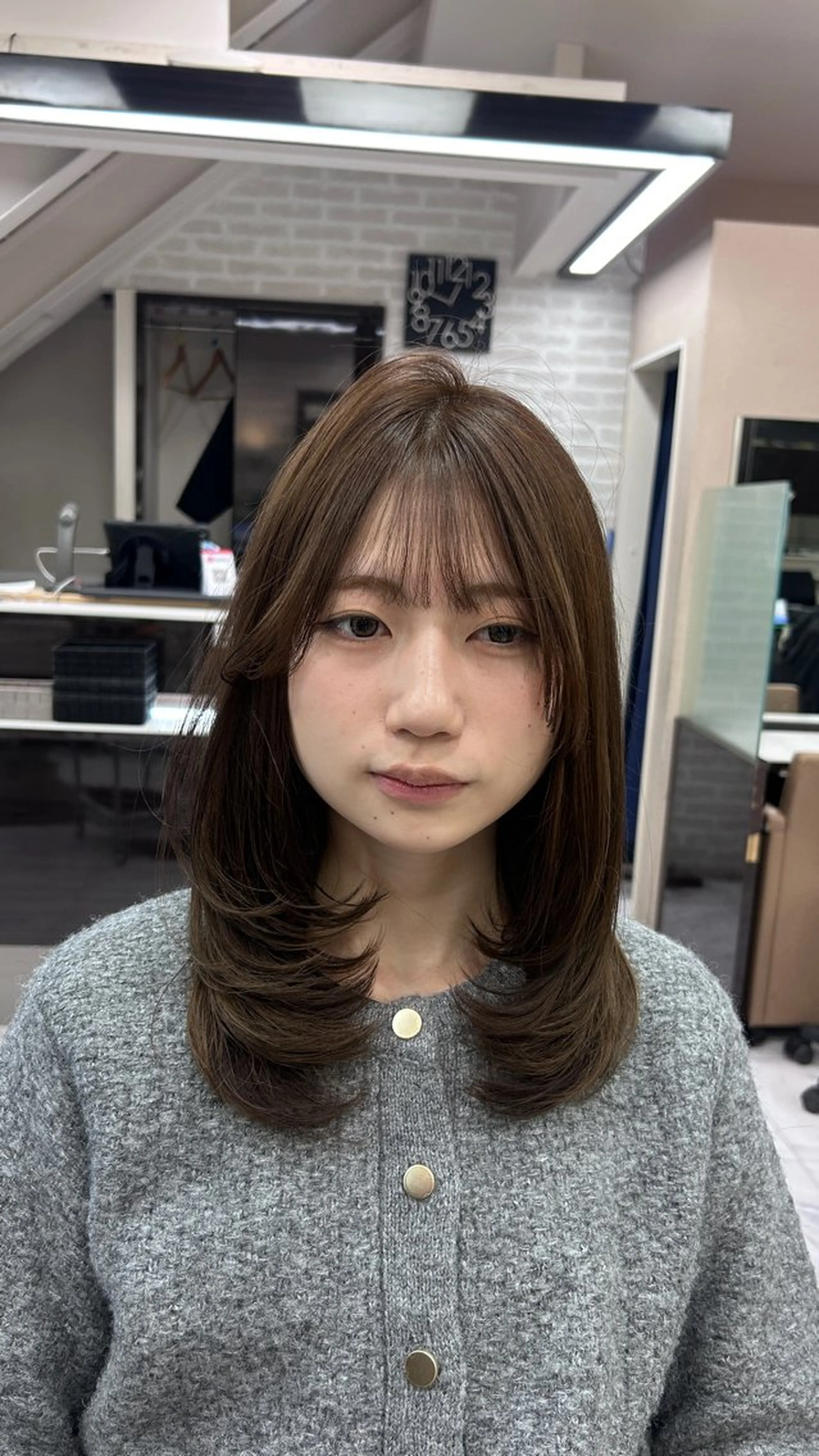 セミロング カラー ベージュカラー オリーブベージュ レイヤーカット カット ヘアカラー トリートメント 🍊小川実里🍊 /カラーレイヤーのヘアスタイル