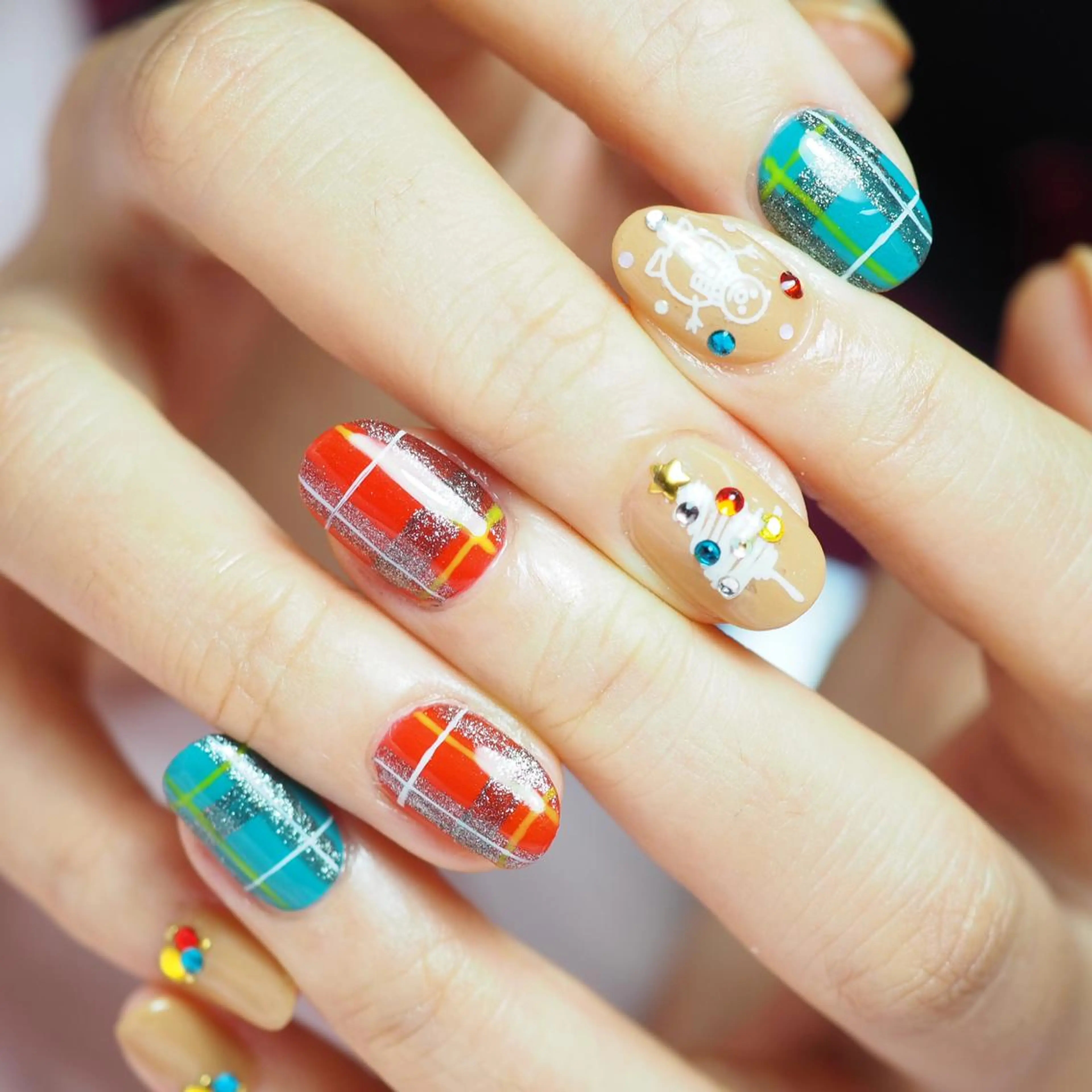 ネイル ハンドネイル 深爪を断らない スカルプ高評価店のネイルデザイン