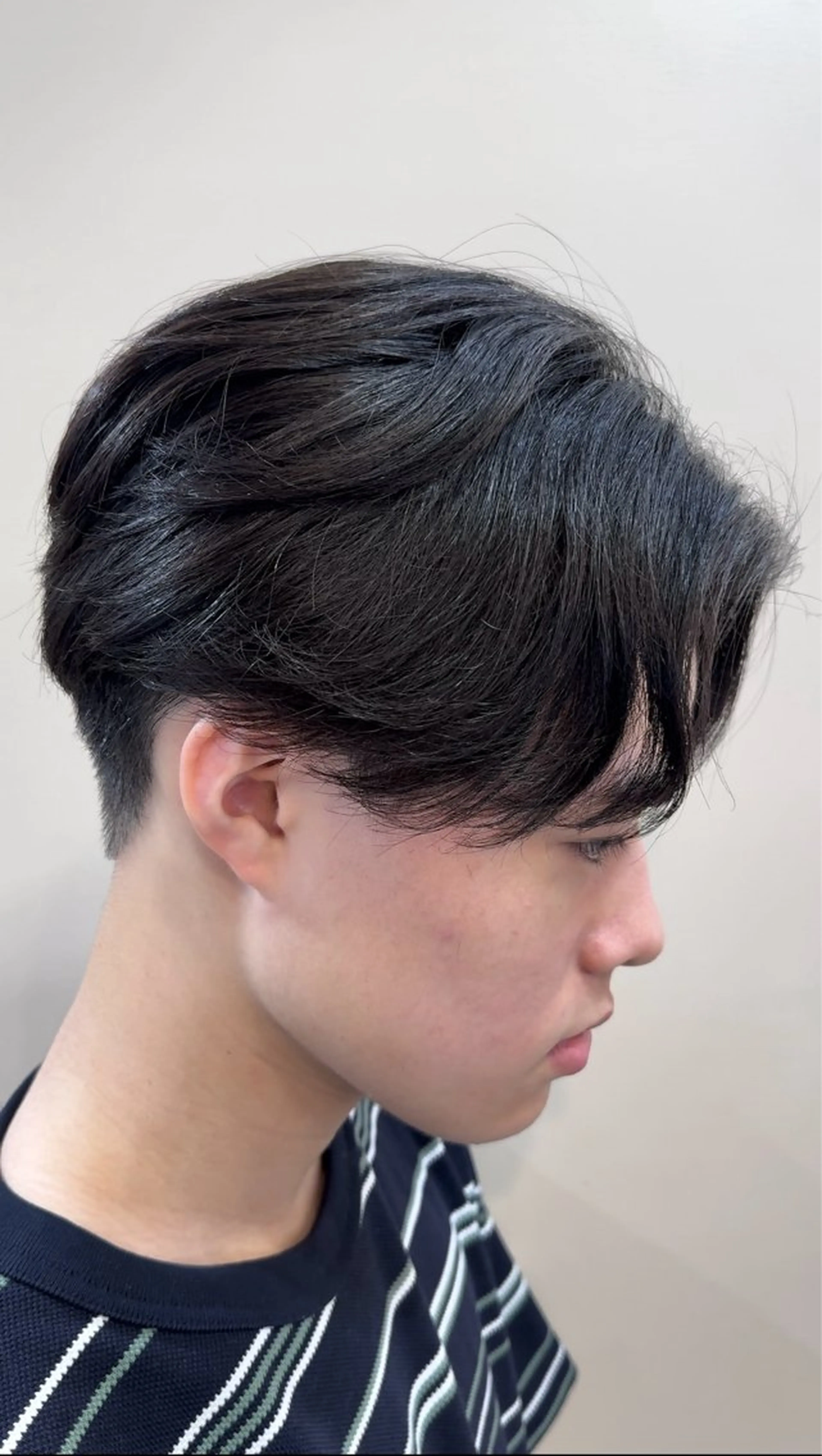 ショート パーマ メンズ カット 縮毛矯正 メンズ職人/センター パート/富沢真斗のヘアスタイル