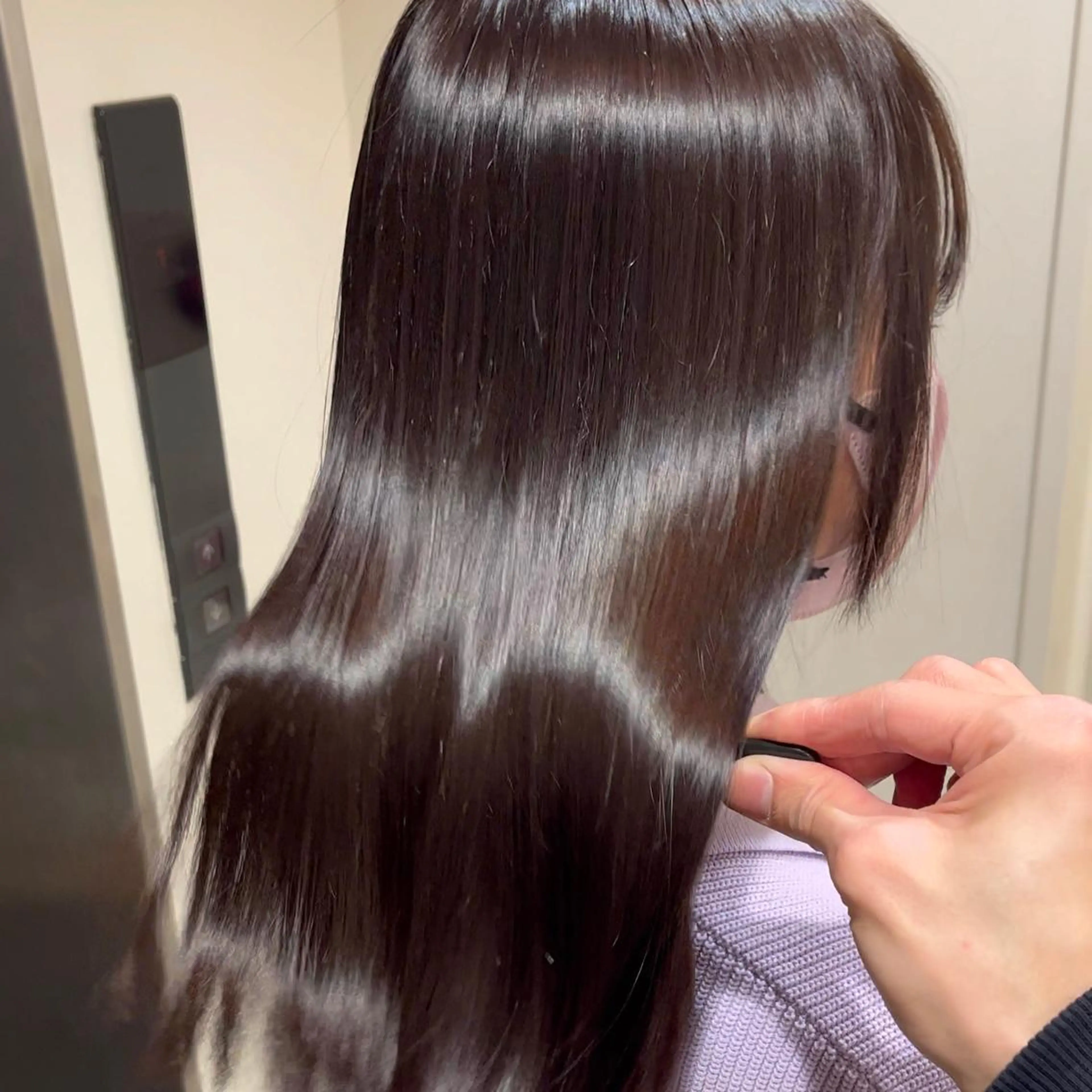 セミロング カラー カット ヘアカラー トリートメント sia所属・縮毛矯正🪞 髪質改善特化谷名勇輝のヘアスタイル