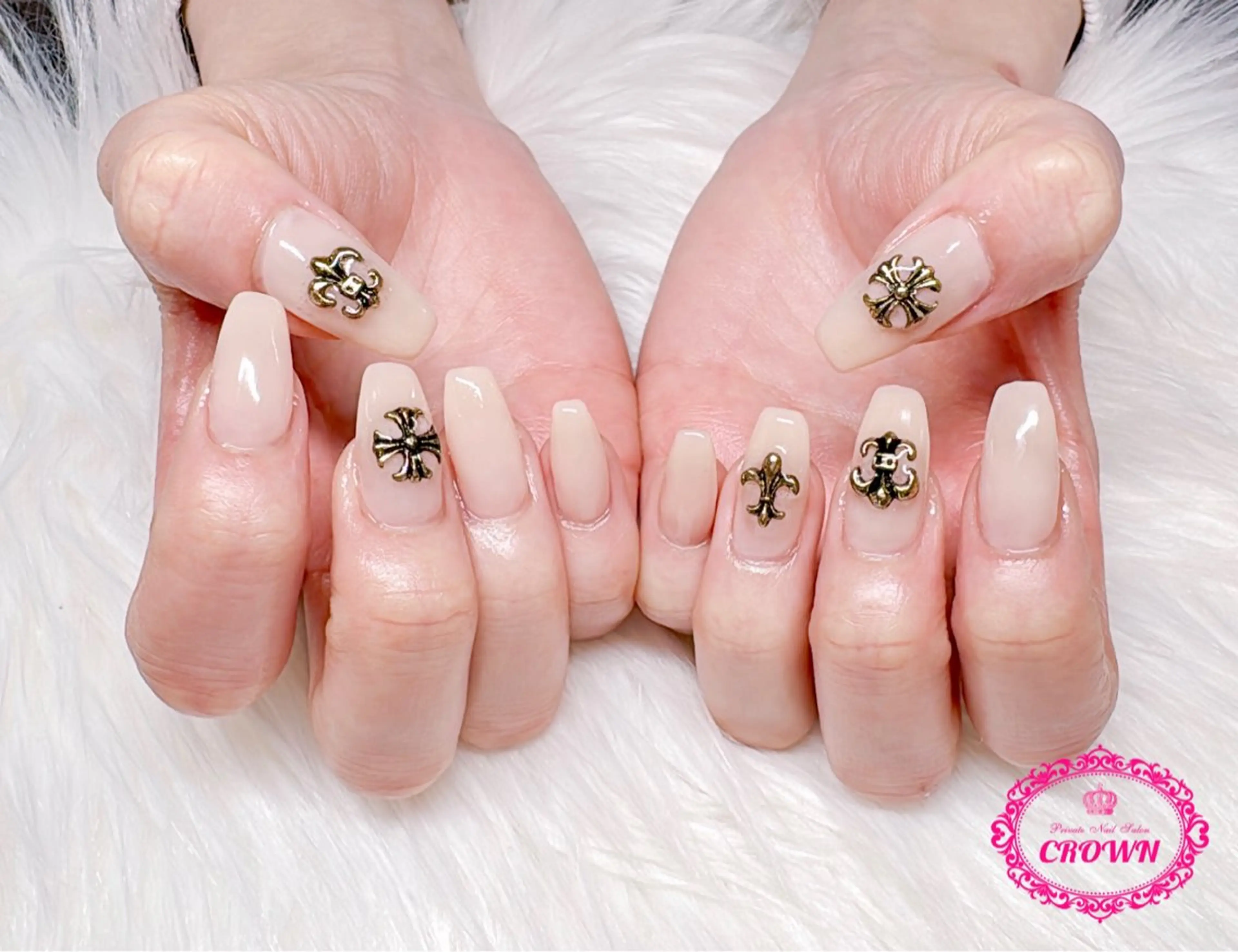 ネイル CROWN プライベートサロンのネイルデザイン