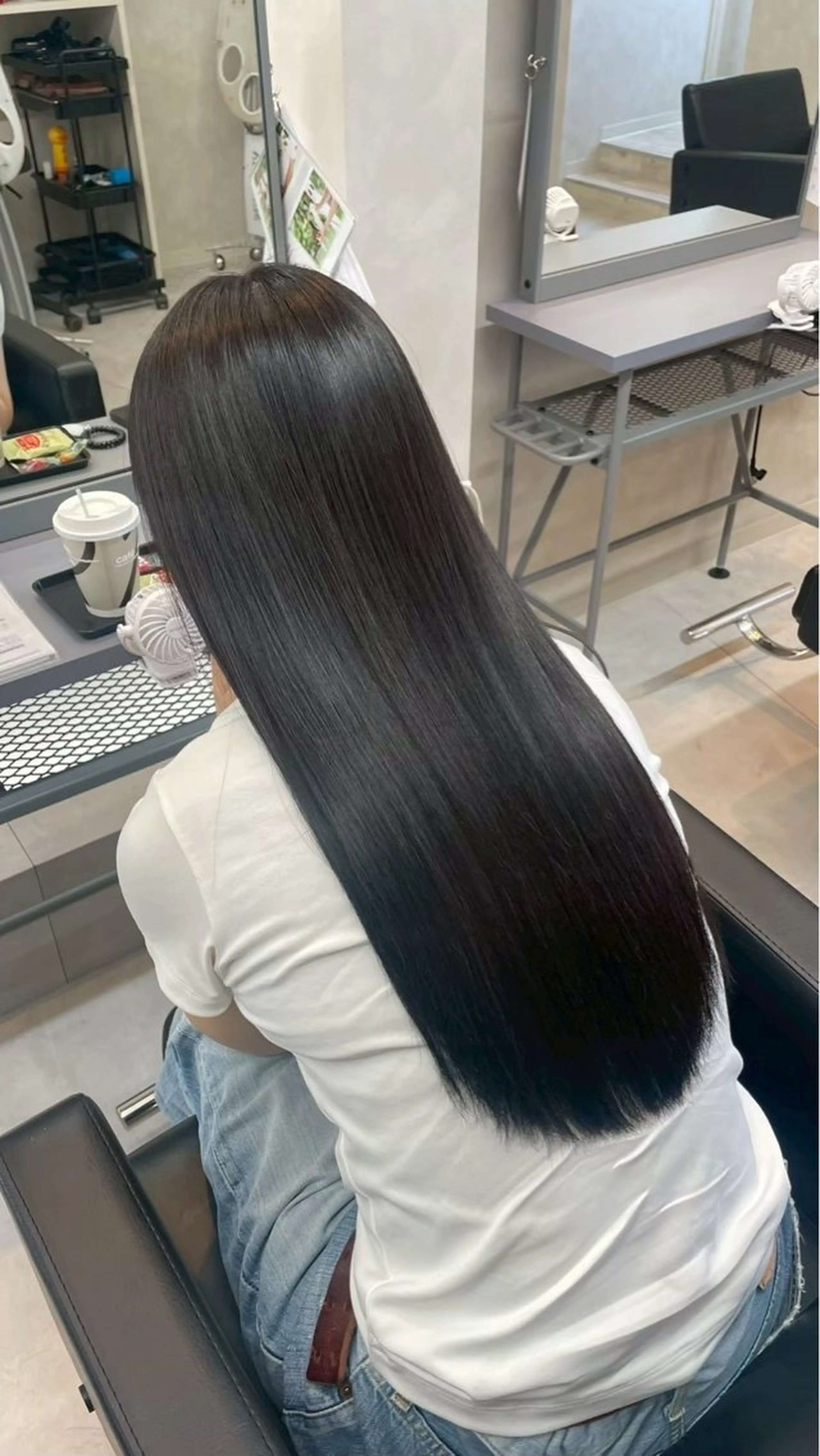 ロング トリートメント 岩岡 つなみのヘアスタイル