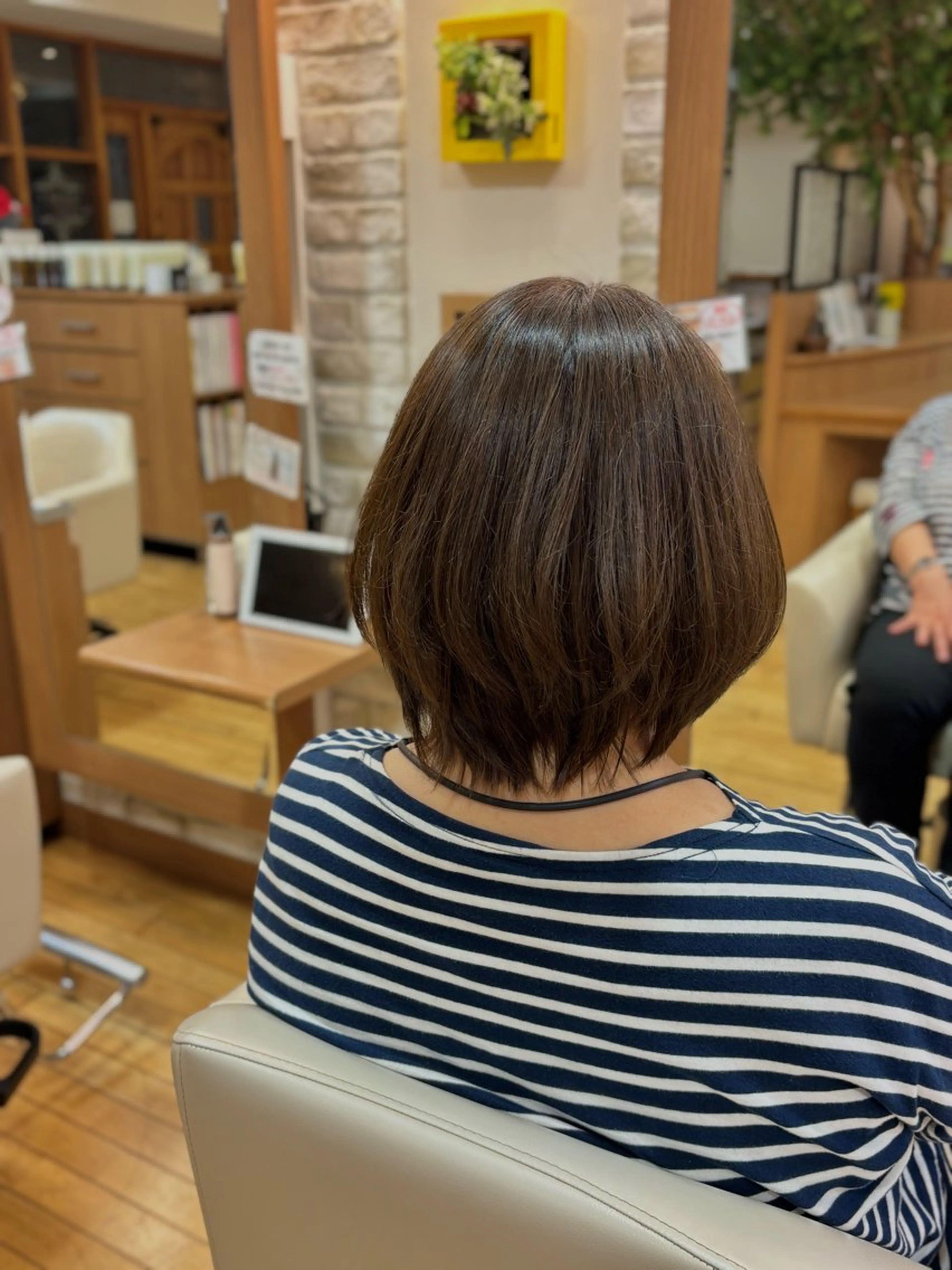 ミディアム ミディアムレイヤー レイヤーカット ✧elpatio✧︎ 小出紗羅のマツエク・マツパデザイン