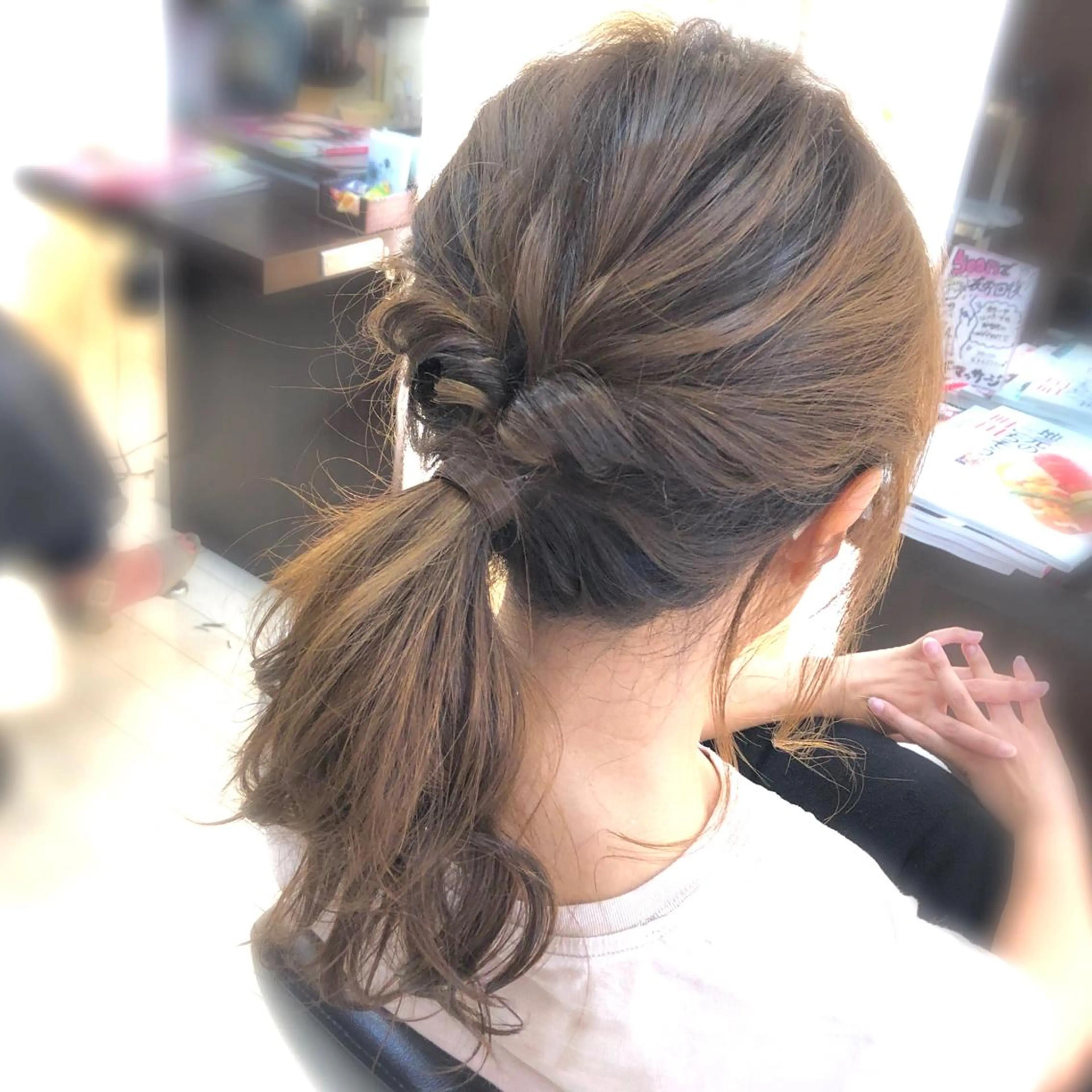 セミロング ヘアアレンジ これた🧸ヘアメ職人 ♡髪質改善♡カラーのヘアスタイル