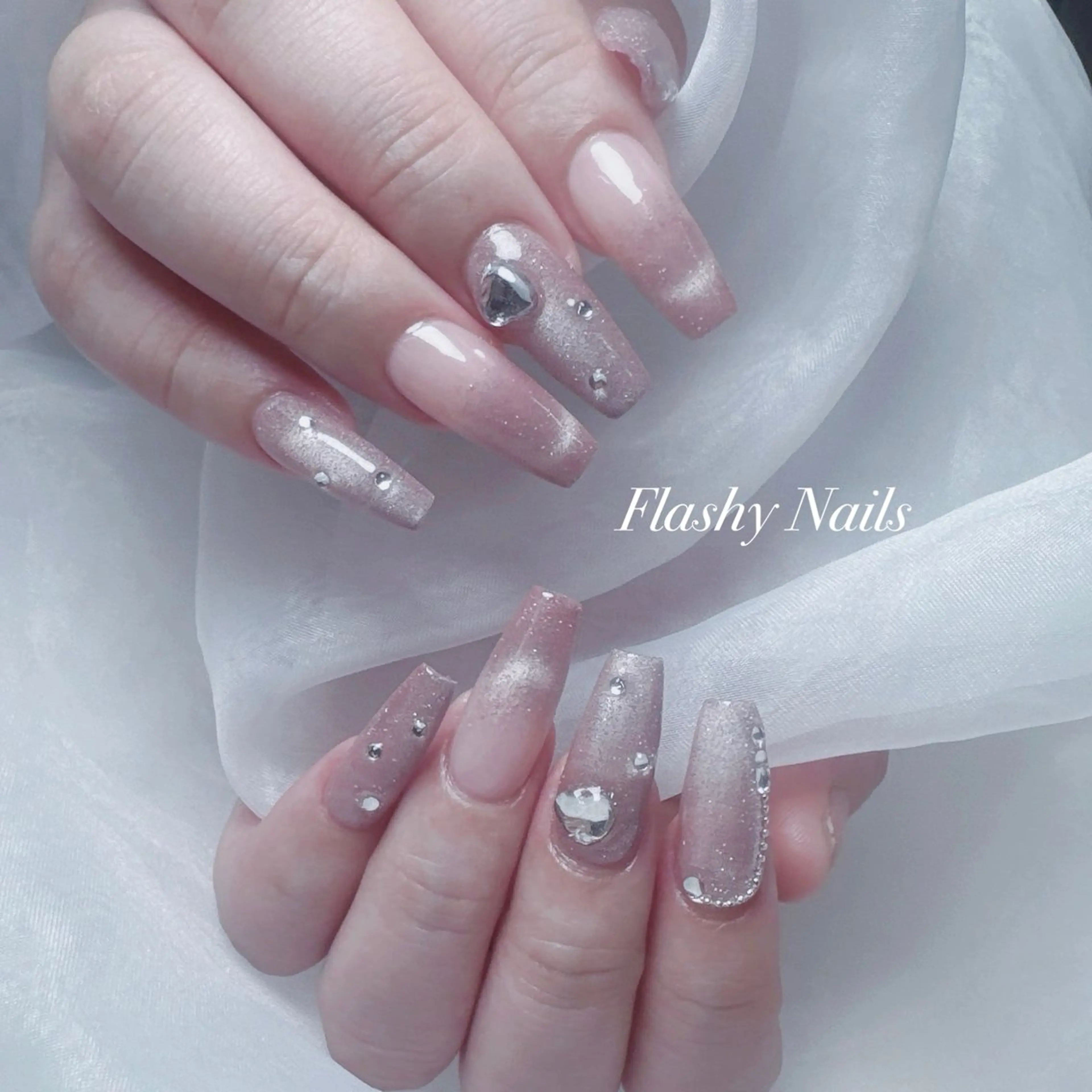 ネイル ハンドネイル Flashy Nailsのネイルデザイン