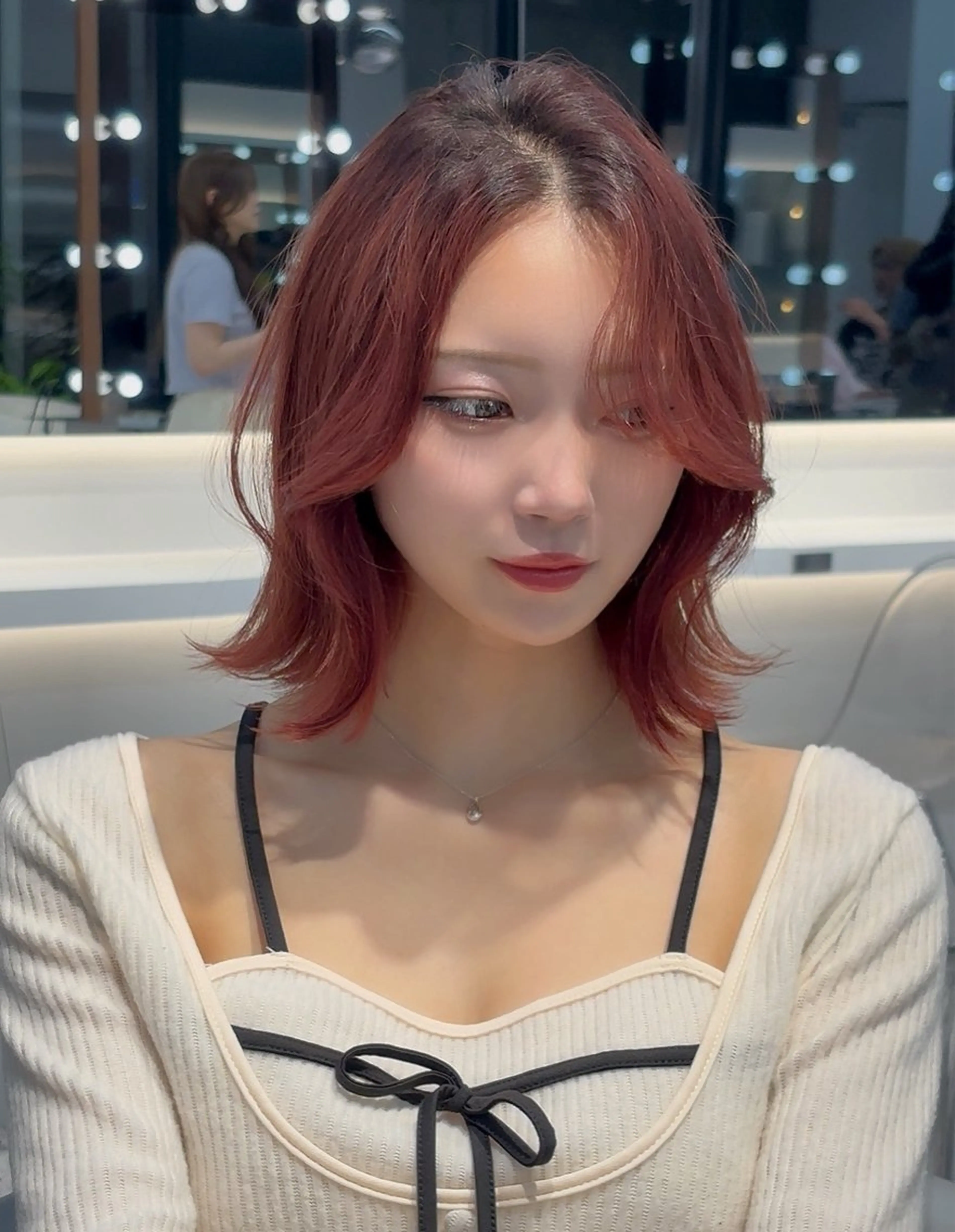 ミディアム カラー ミディアムレイヤー ブリーチ 透明感カラー ブリーチなしカラー 顔まわりレイヤー 【美髪矯正】 吉村　清志のヘアスタイル