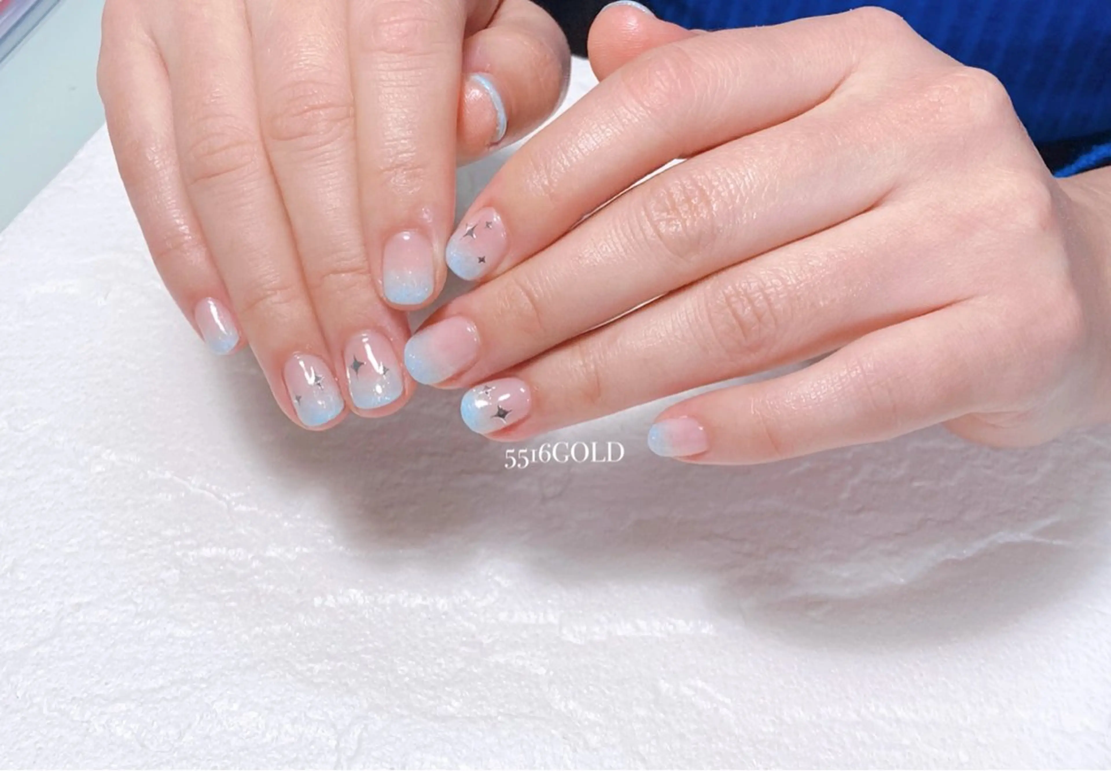 ネイル ラメ(グリッター) ラメグラデーション ショートネイル シルバー 💎5516 MACHIKOのネイルデザイン