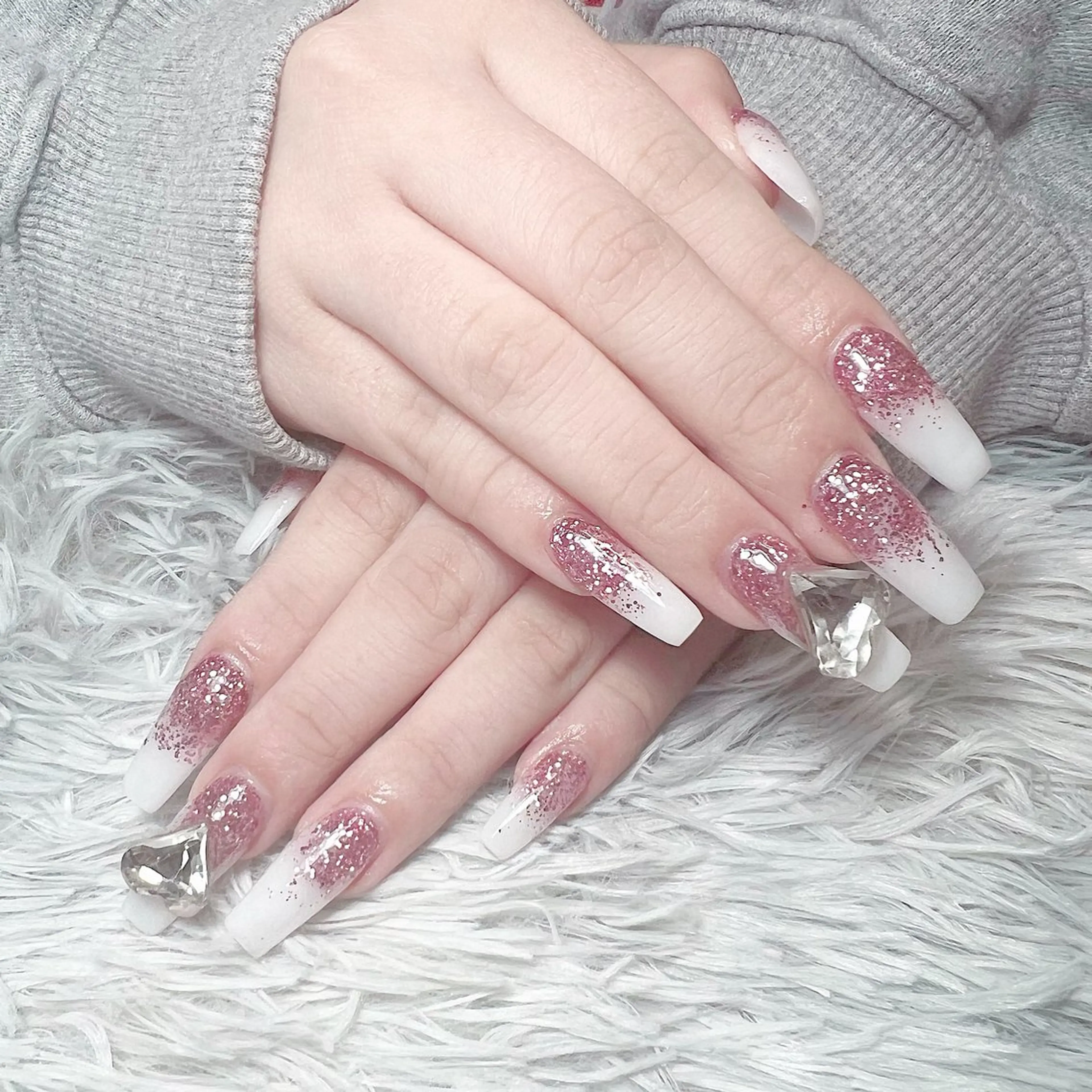 ネイル ラメ(グリッター) ラメグラデーション スカルプネイル ハンドネイル シェヌネイル JURAのネイルデザイン