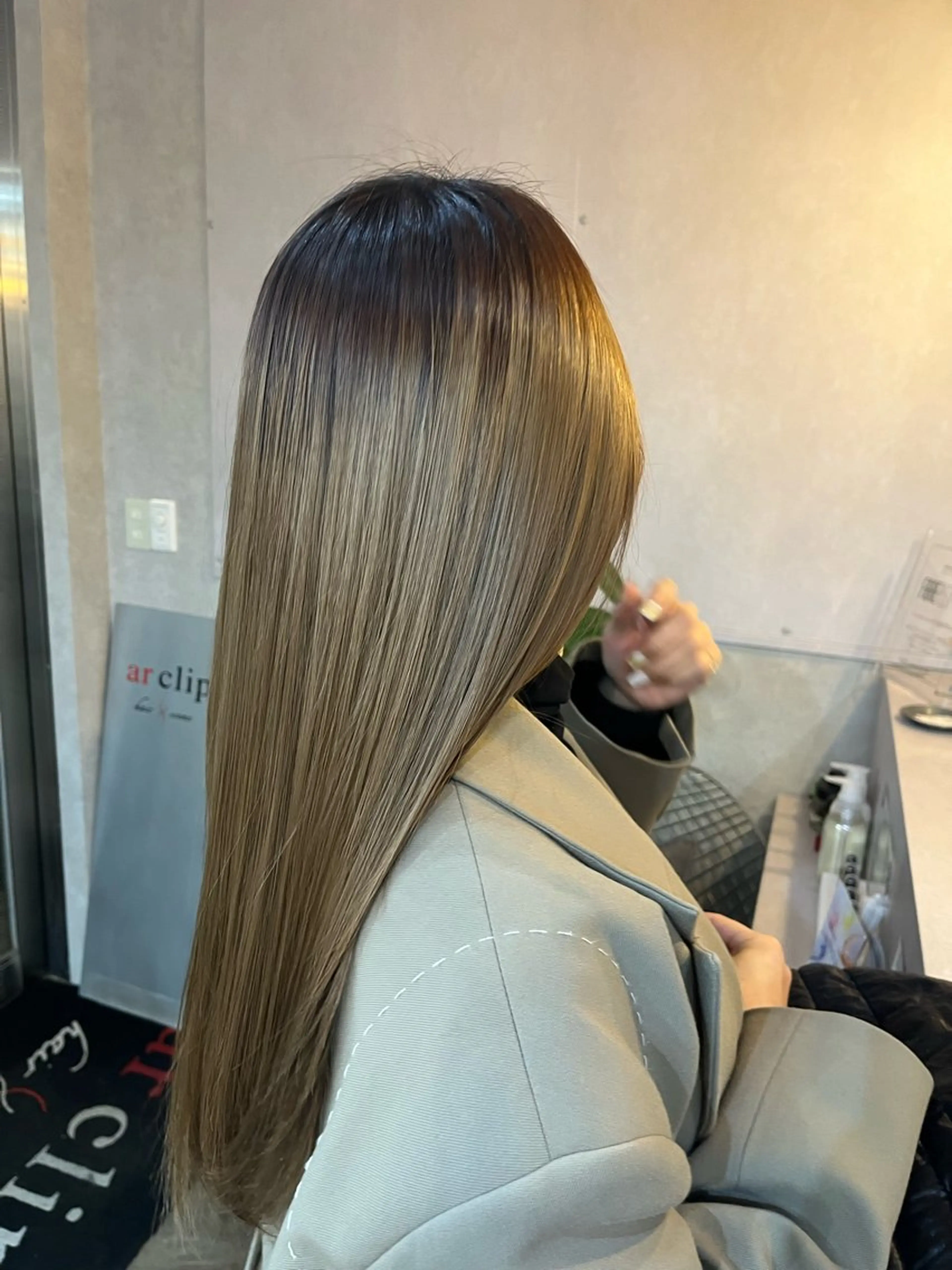 ロング トリートメント ere 代々木公園所属・みほ/ニュアンス/ モード/艶カラーのヘアスタイル