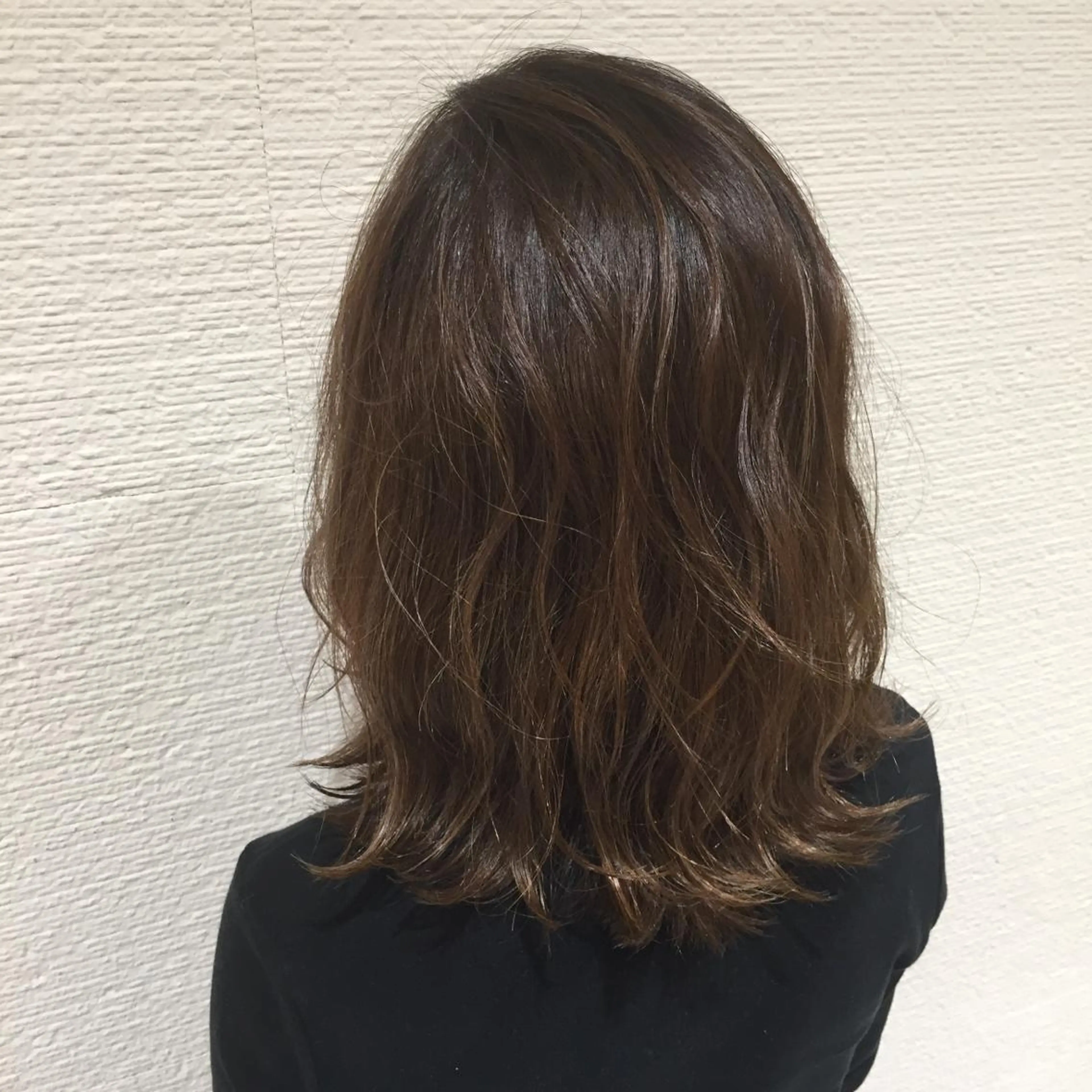 カラー 赤阪 優奈のヘアスタイル