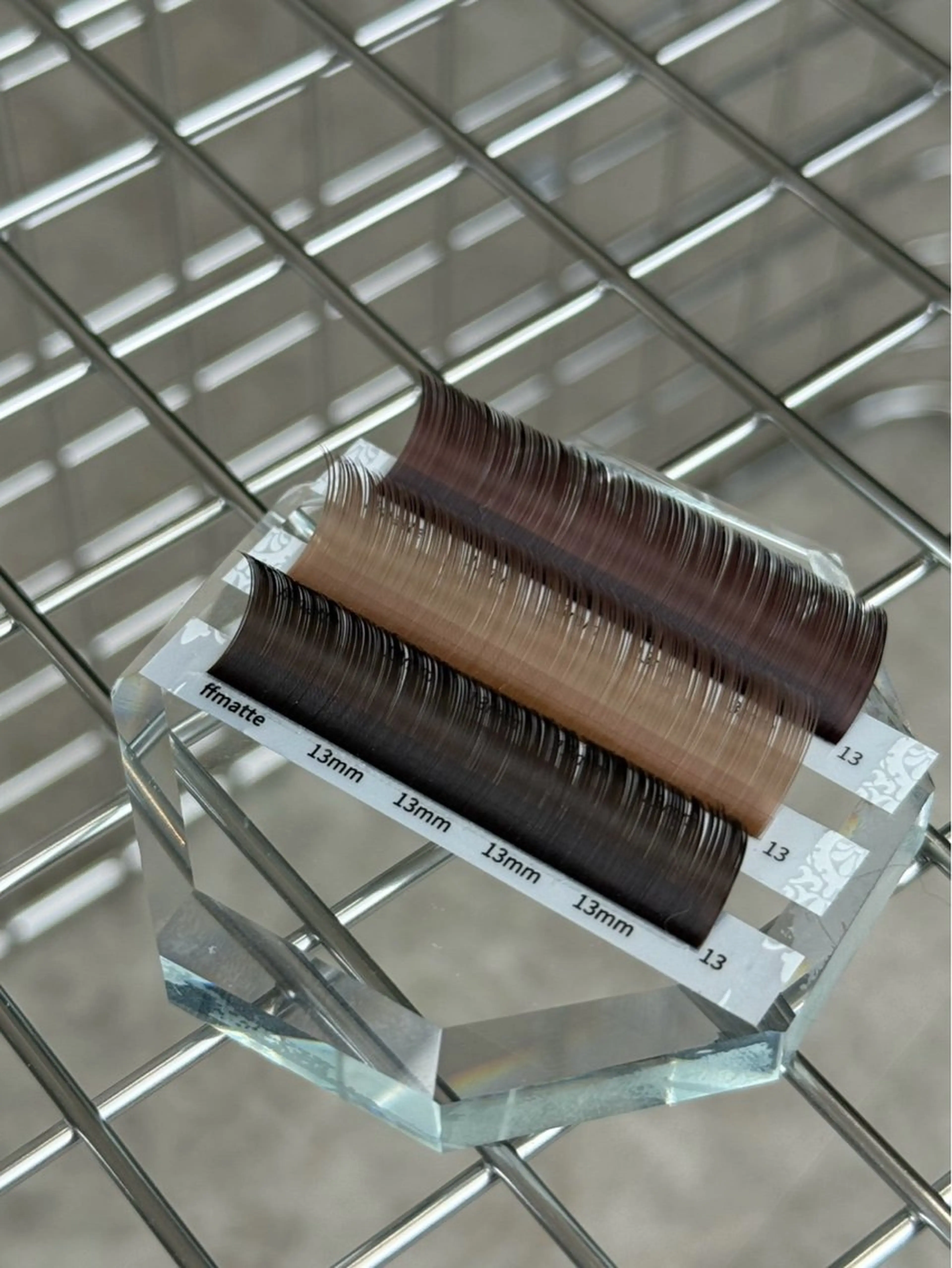 ブラウンフラットラッシュ　100本《ご新規様のみ》の写真