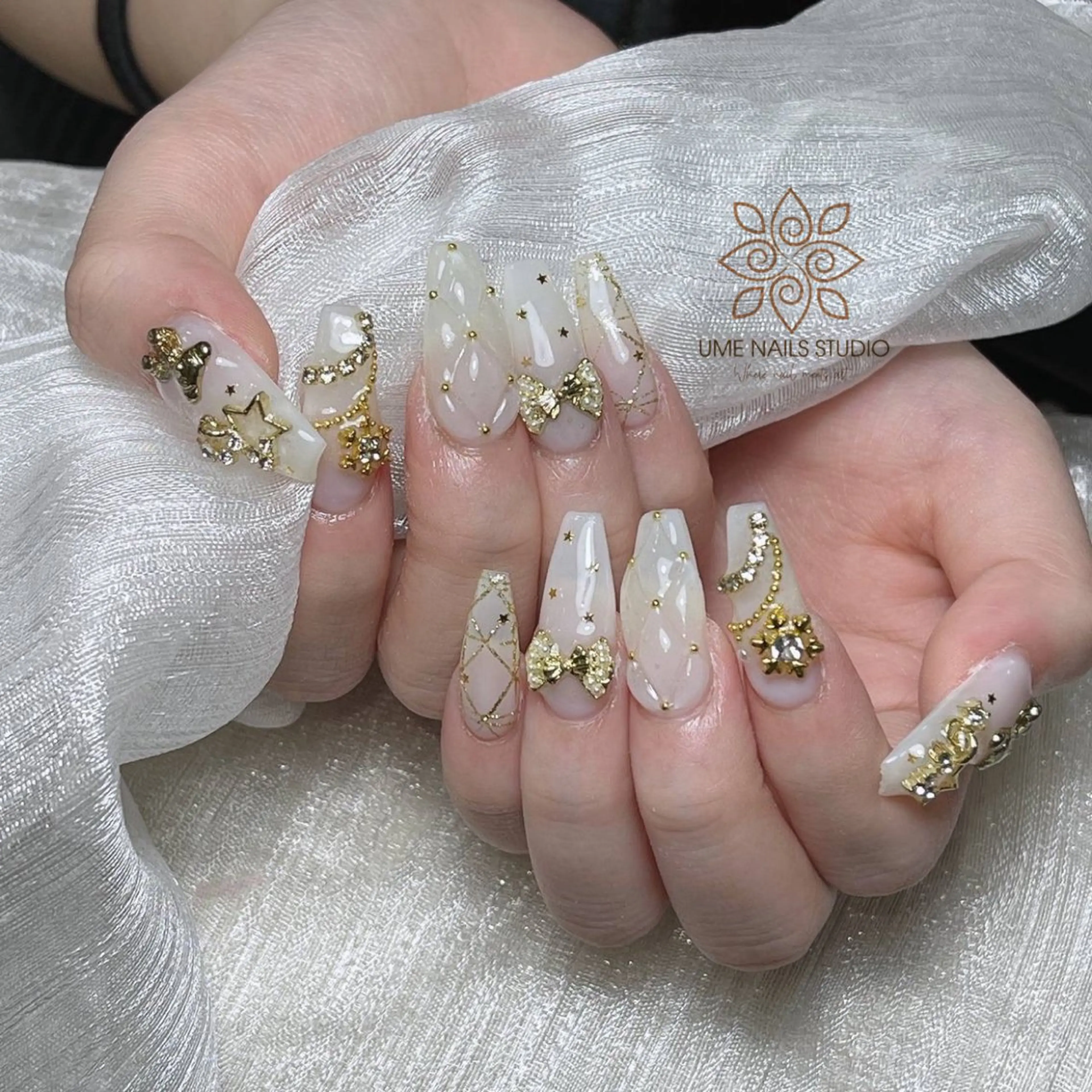 ネイル チークネイル クリアネイル ガーリー キラキラネイル 韓国ネイル Ume Nail Studioのネイルデザイン