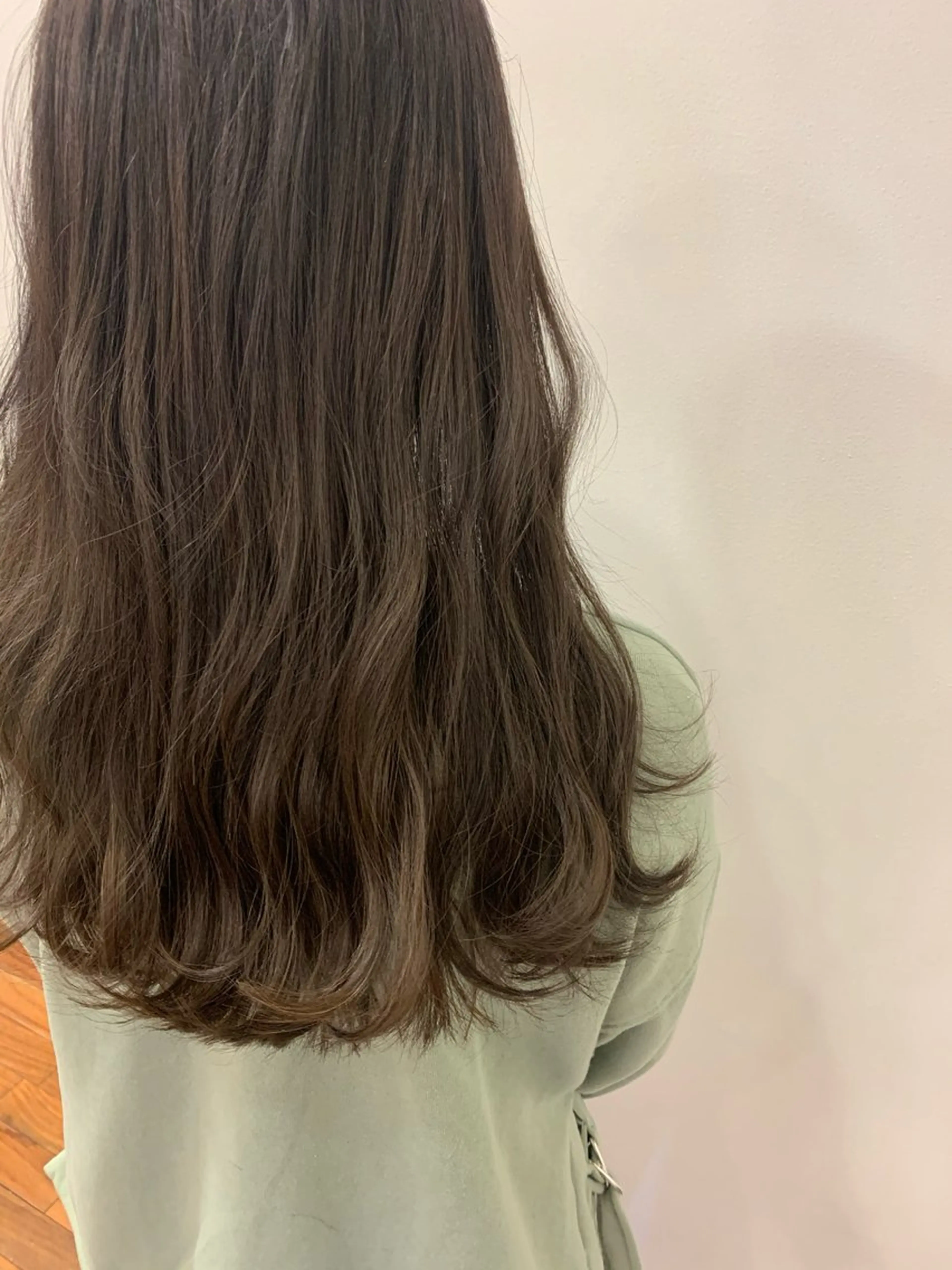 ロング カラー ベージュカラー ヘアカラー トリートメント 半個室サロン/透明感 /艶髪♡岸上 温♡のヘアスタイル