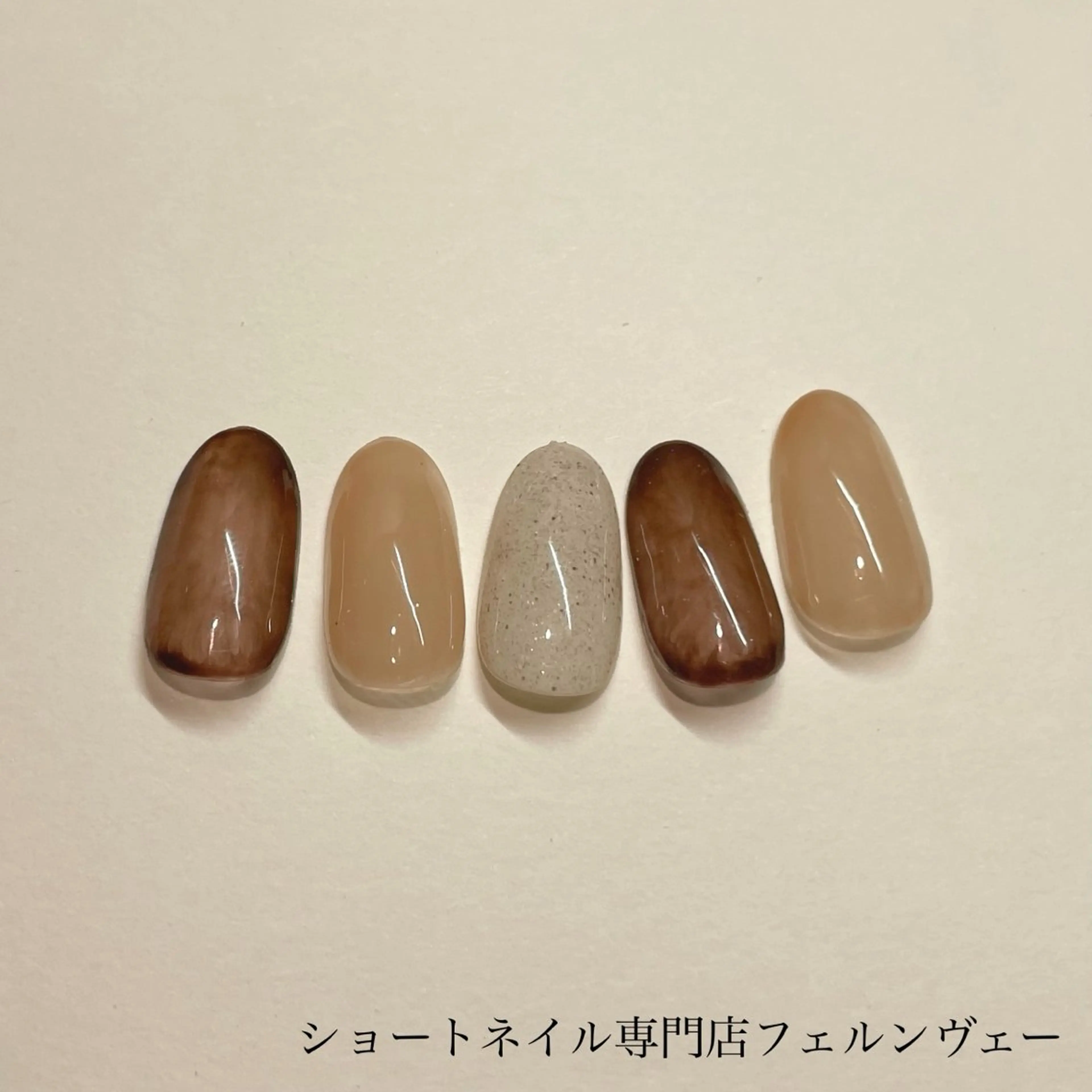 ネイル グラデーション ニュアンスネイル ハンドネイル ショートネイル専門店フェルンヴェー所属・ショートネイル専門店 フェルンヴェー代々木のネイルデザイン