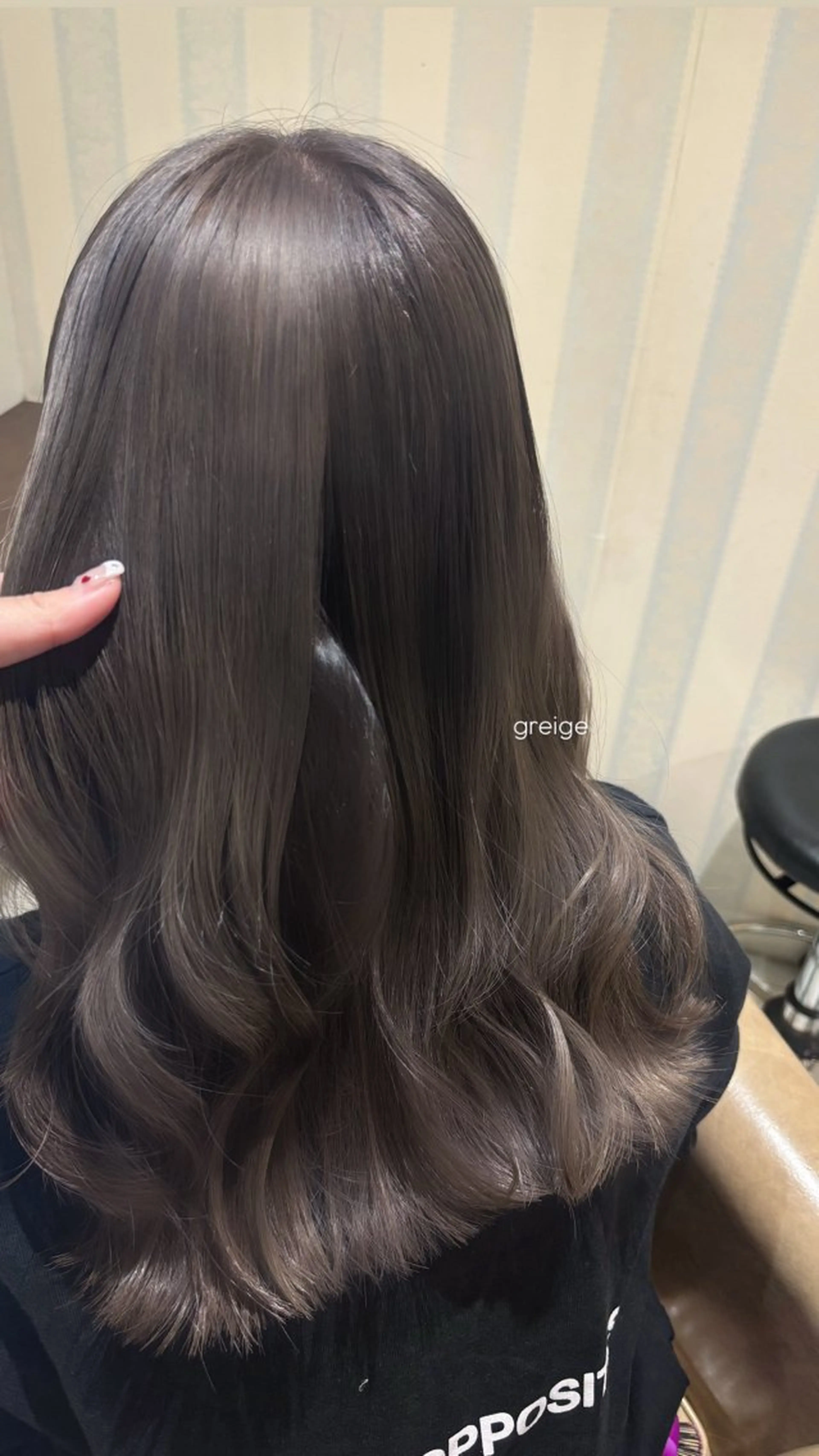 ロング カラー ブリーチ グレージュ ふうか 心斎橋美容室のヘアスタイル
