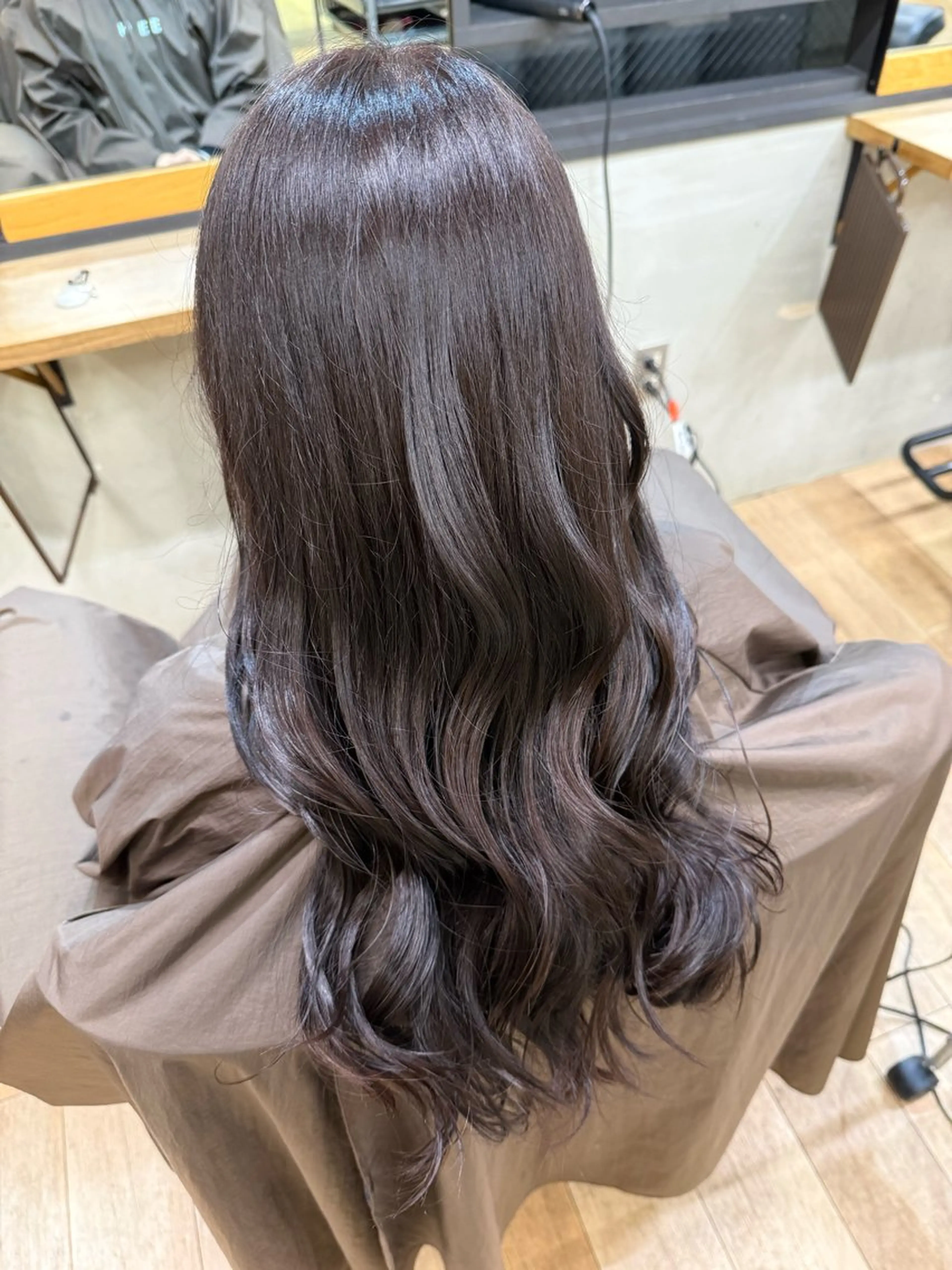 ロング カラー ブラウンカラー 透明感カラー THREE noon所属・德永 なつきのヘアスタイル