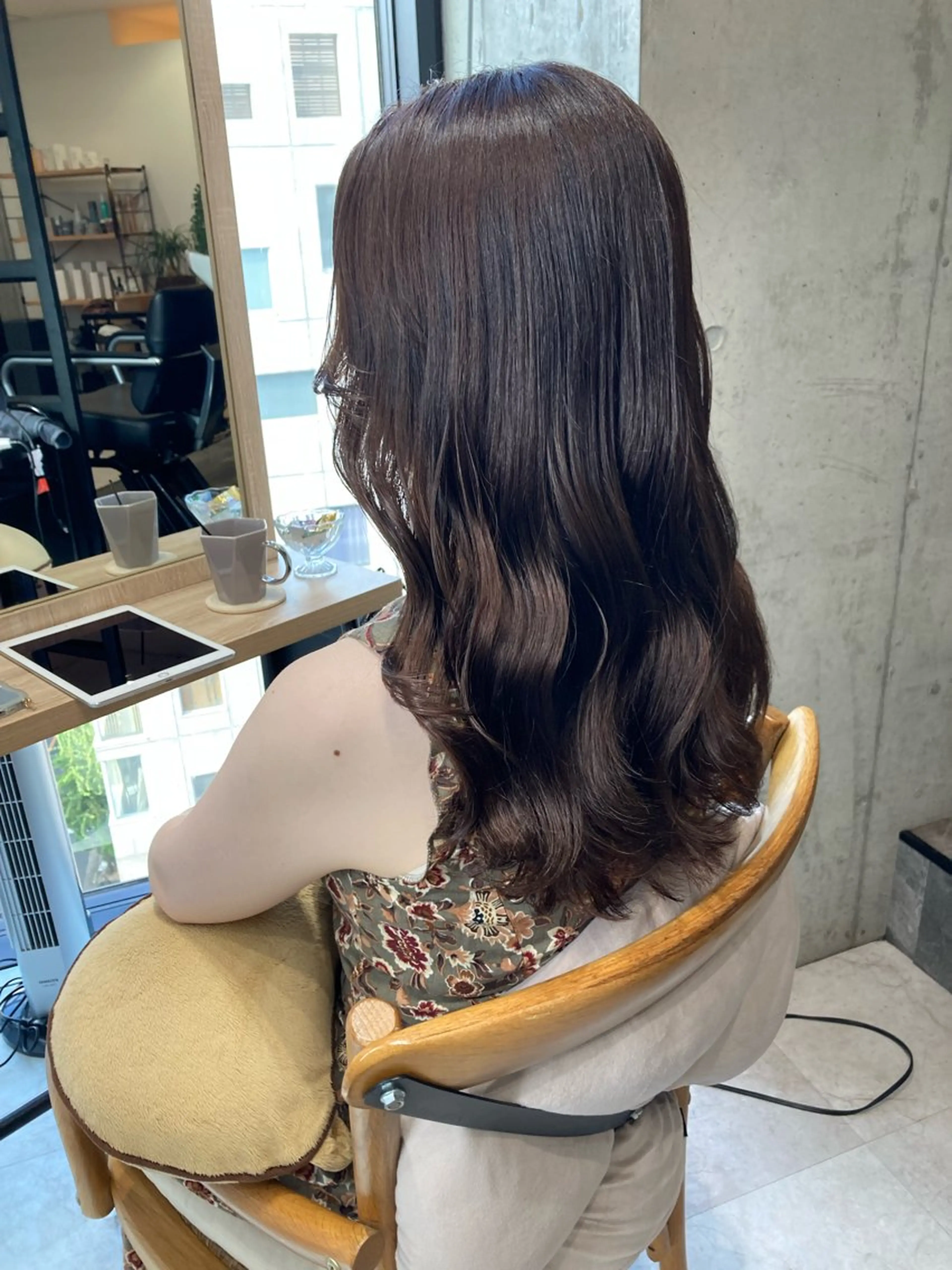 セミロング ✨色持ちの良い艶 カラー✨蟹江真世のヘアスタイル